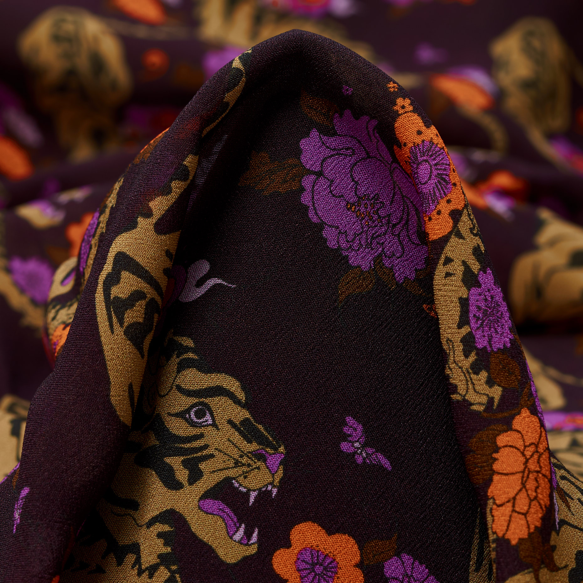 CRÊPE, VISCOSE, PRINTED, BLACKBERRY WINE&TOBACCO BROWN (F000042332)