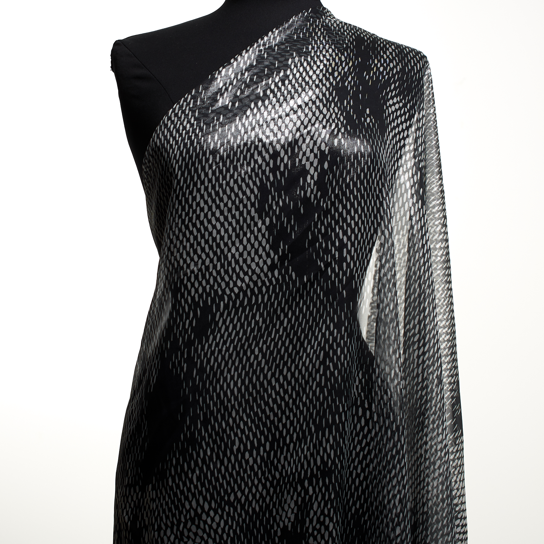 SILK, CHIFFON, PRINTED, BLACK SAND (F000035341) - Mannequin