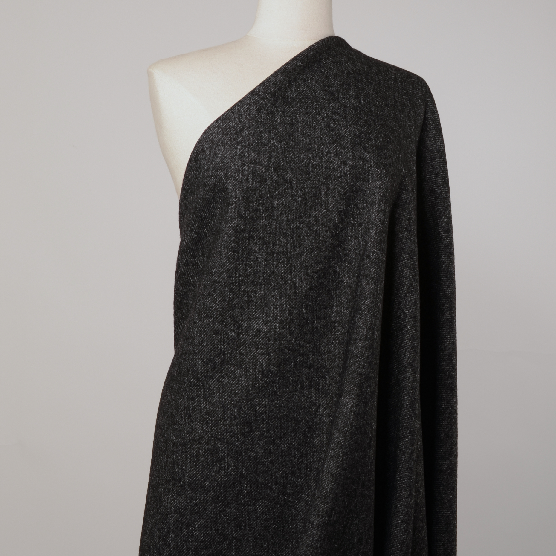 TWILL, COTTON, VIRGIN WOOL, BLACKENED PEARL (F000023138) - Mannequin
