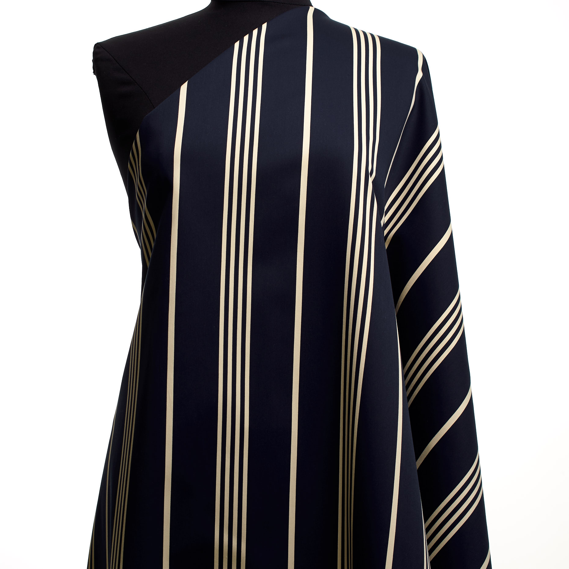 Твил, Хлопок, Стрейч, Dark Sapphire&Almond (F000043236) - Манекен