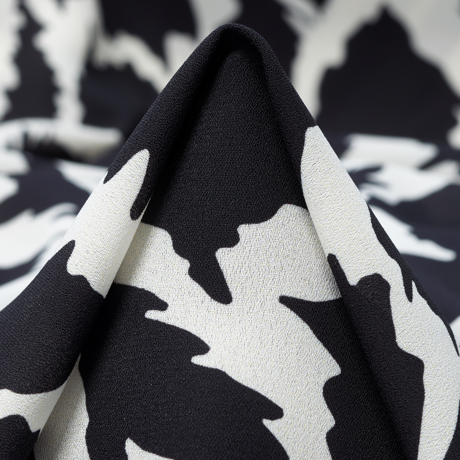 CRÊPE, PRINTED, RAVEN BLACK&IVORY