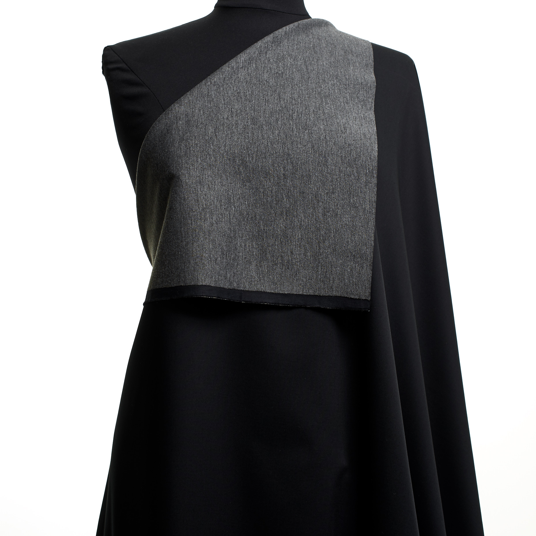 TWILL, JERSEY, BONDED, NIGHT OWL&RAVEN BLACK (F000023074) - Mannequin