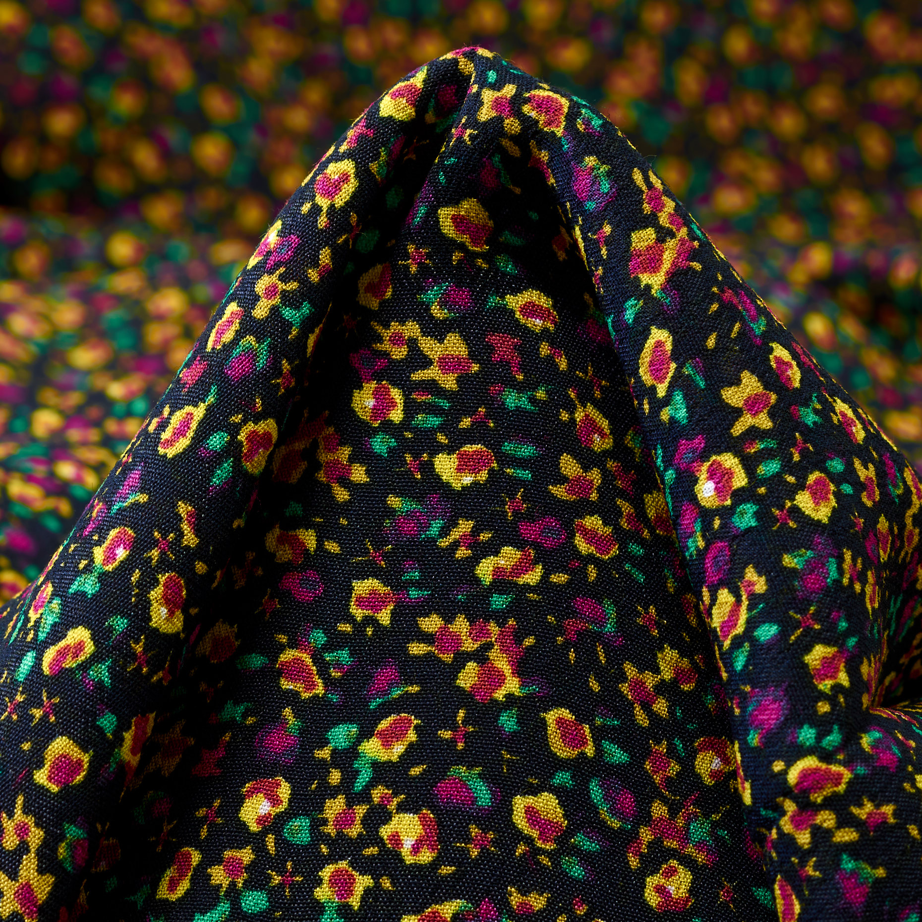 CRÊPE, VISCOSE, FLORAL, POPCORN&RAVEN BLACK (F000040098)