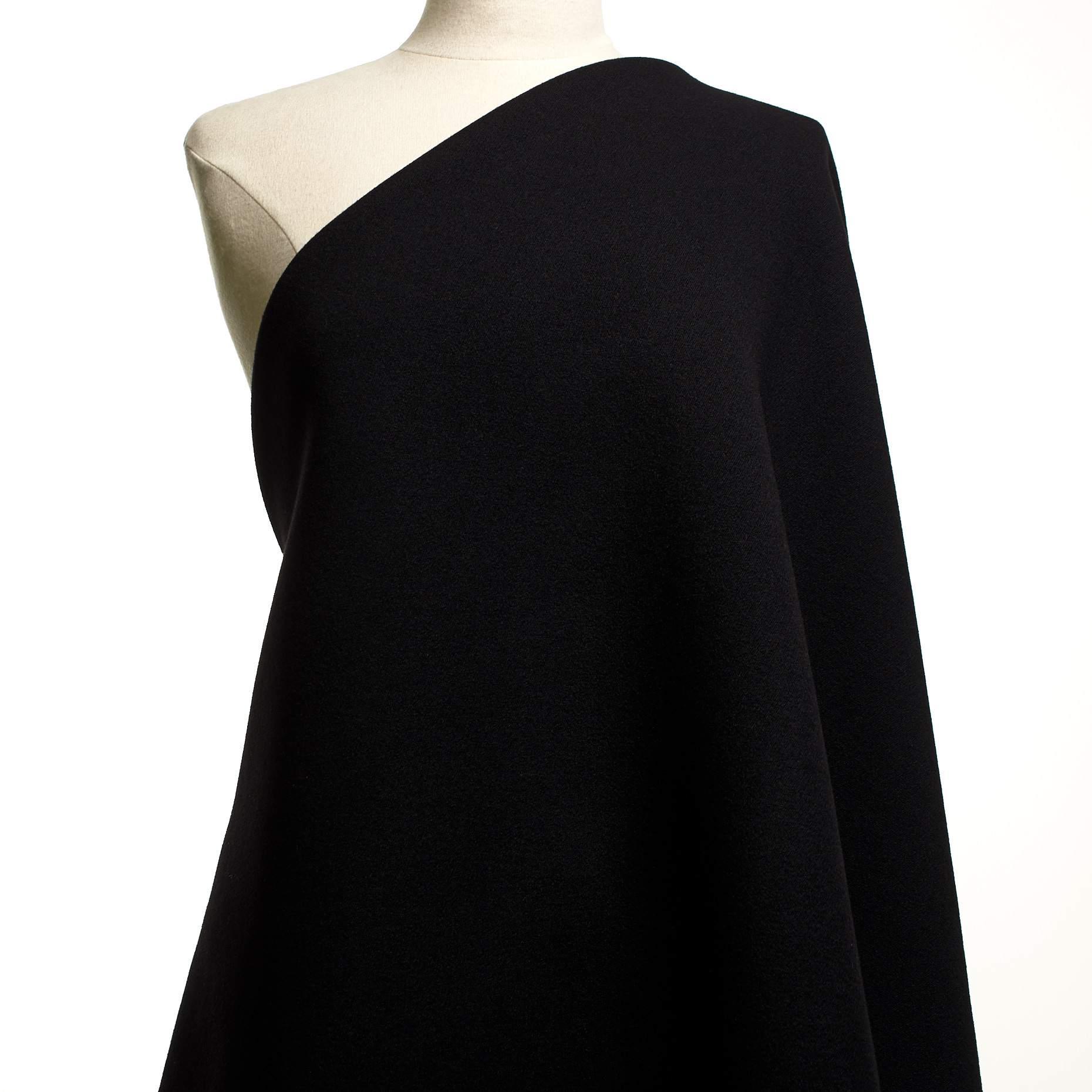 Double, Laine, Brushed, Raven Black (F000049061) - Mannequin