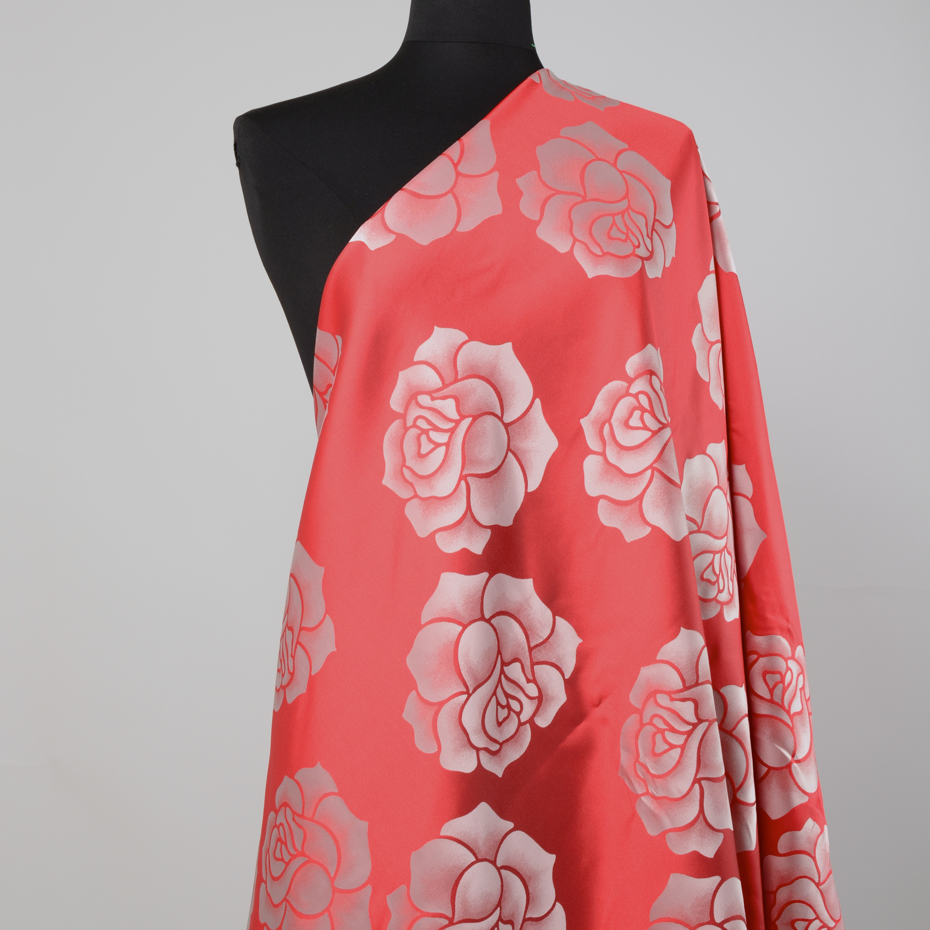 JACQUARD, FLORAL, STRAWBERRY&IVORY (F000023581) - Mannequin