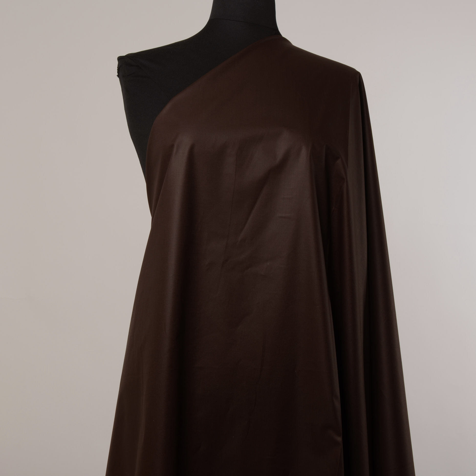 Popeline, Coton, Enduit , Cocoa Brown (F000010375) - Mannequin