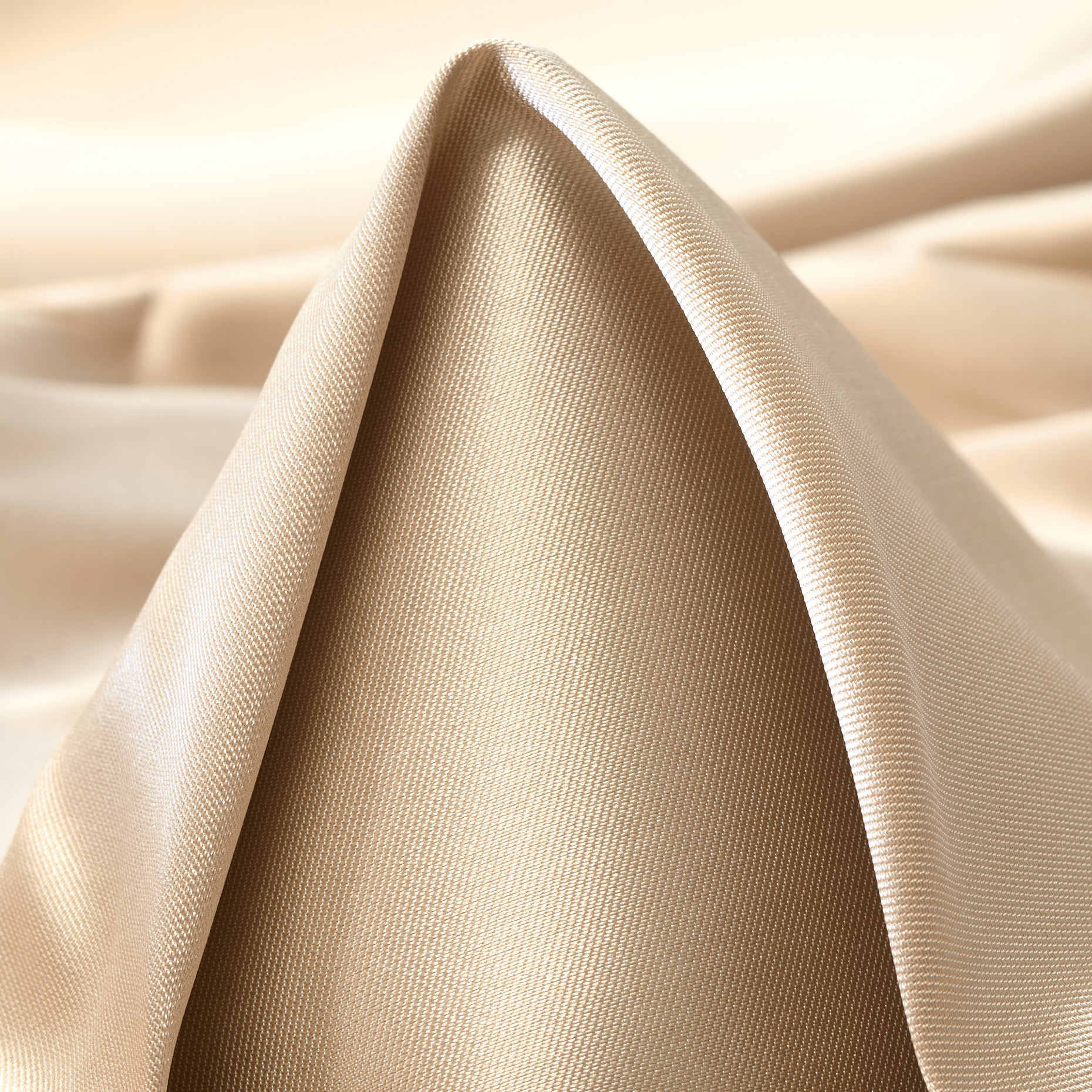 TWILL, SILK BLEND, SHIMMERING, IRISH CREAM (C0002640)