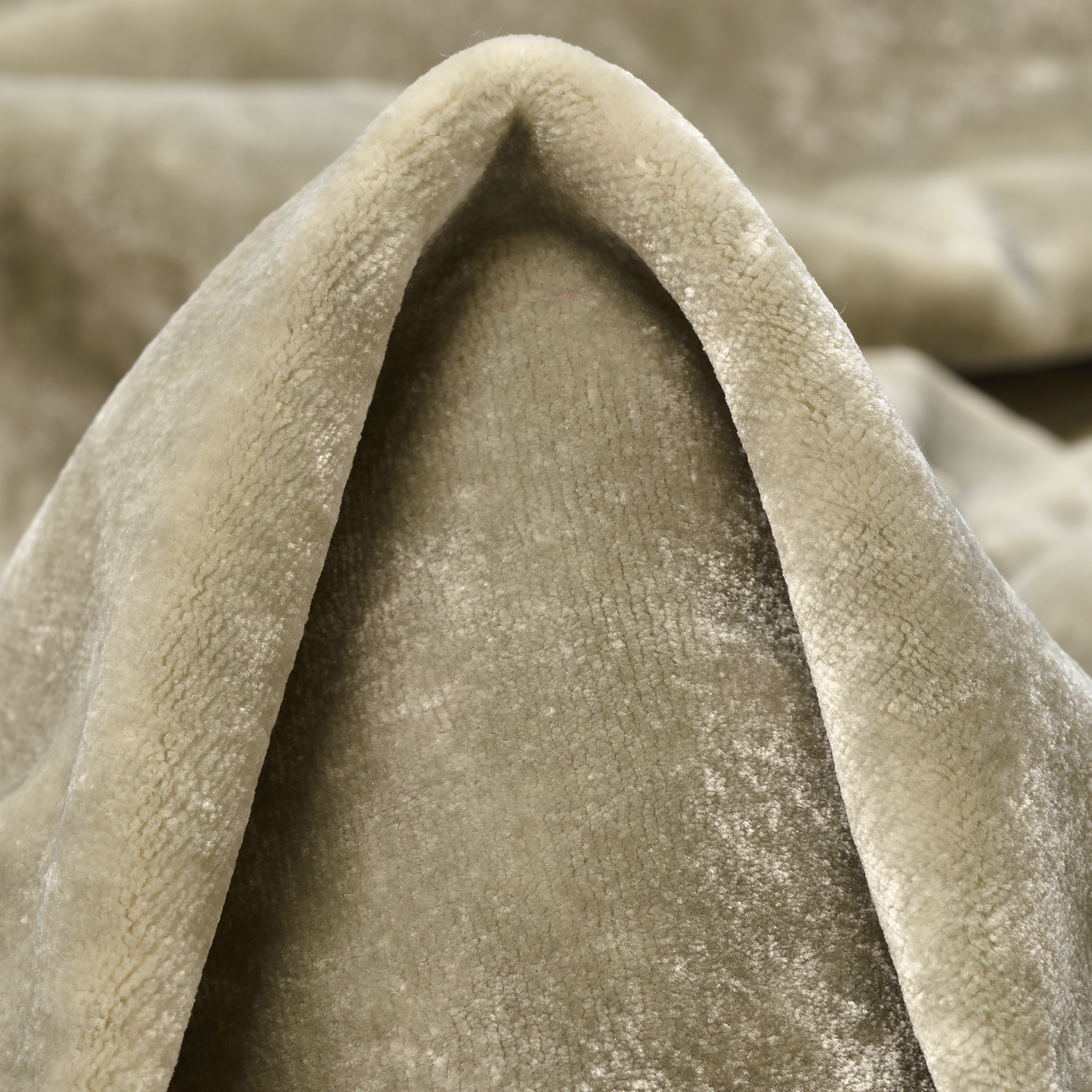 VELVET, VISCOSE, OYSTER (C0002210)