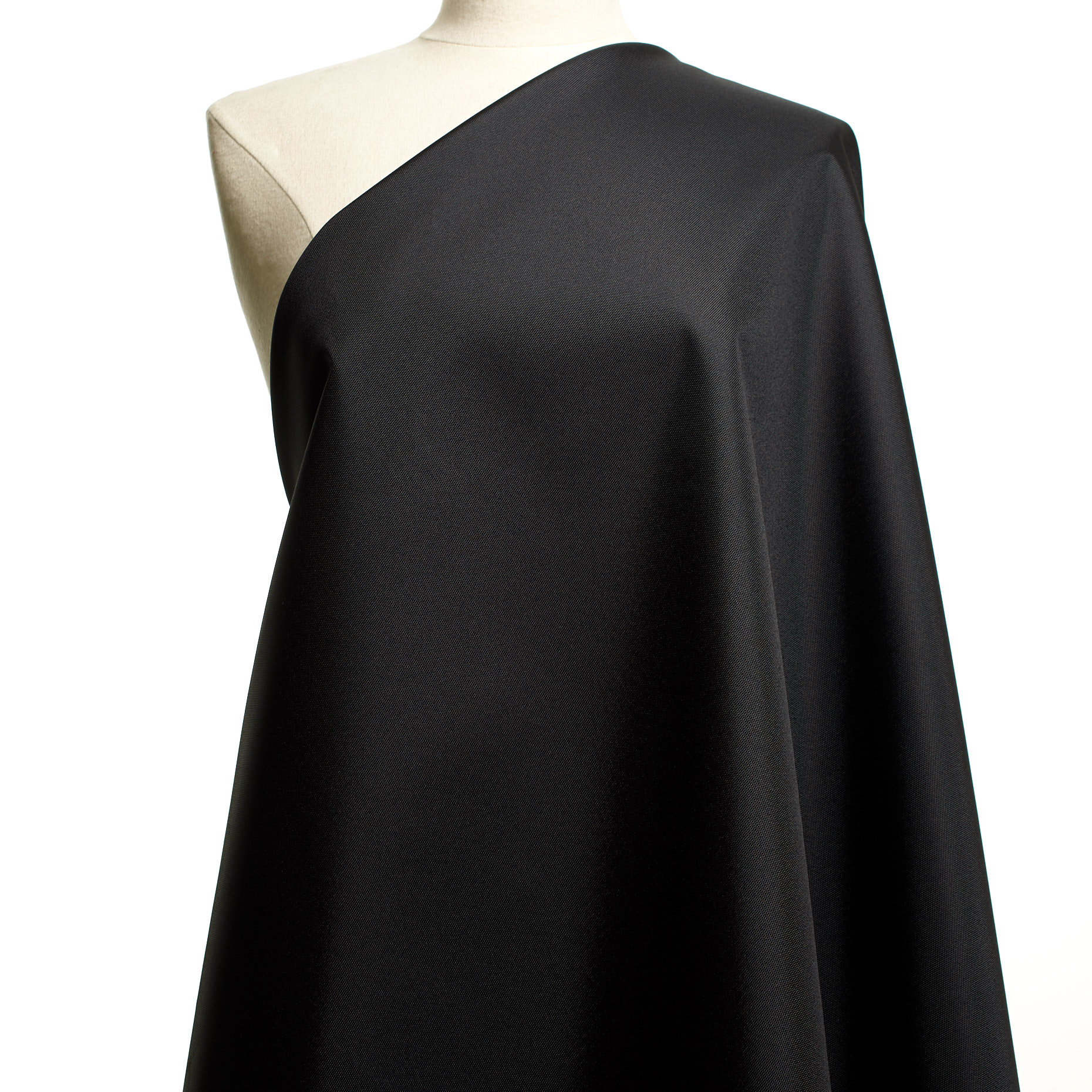 WATER REPELLENT QUALITY, RAVEN BLACK (F000044199) - Mannequin