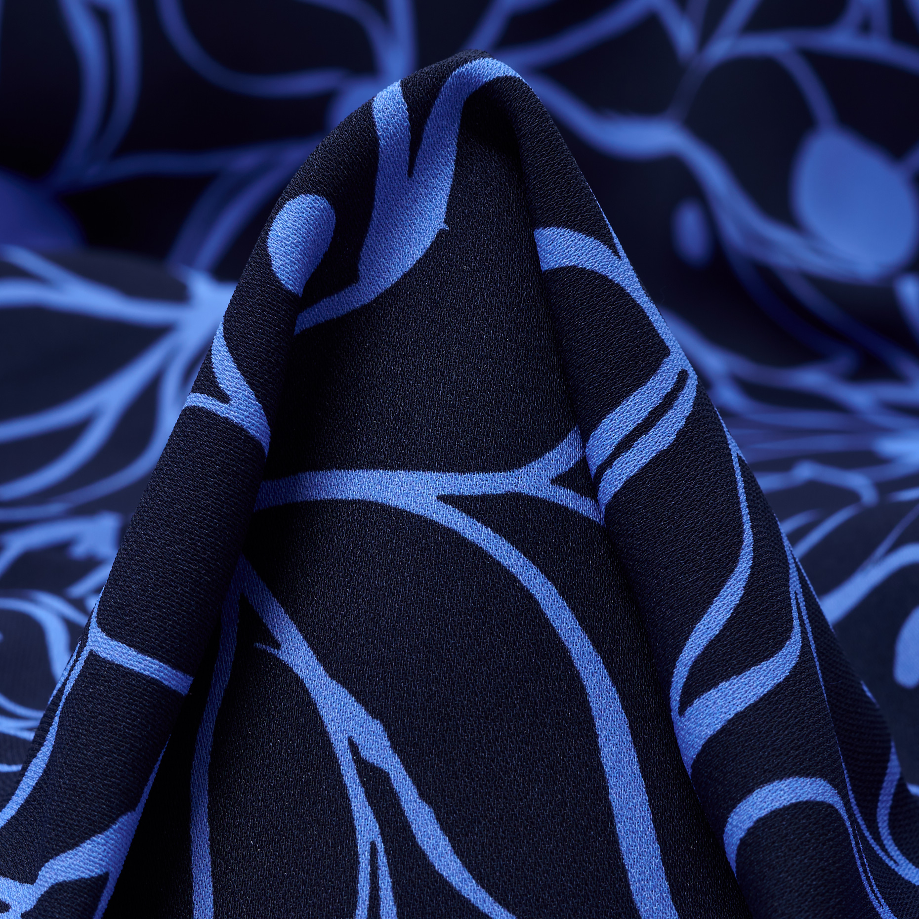 CRÊPE DE CHINE, VISCOSE, PRINTED, CORNFLOWER BLUE&PARISIAN NIGHT (F000049508)