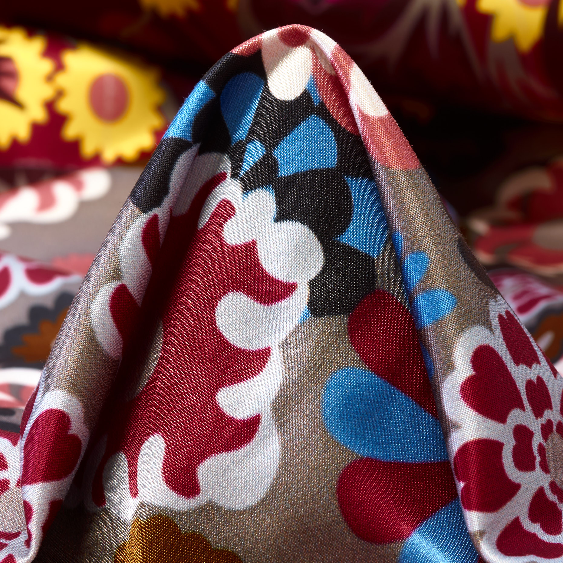 SATIN, VISCOSE, FLORAL, FUCHSIA RED&YELLOW BALLOON (F000033247)