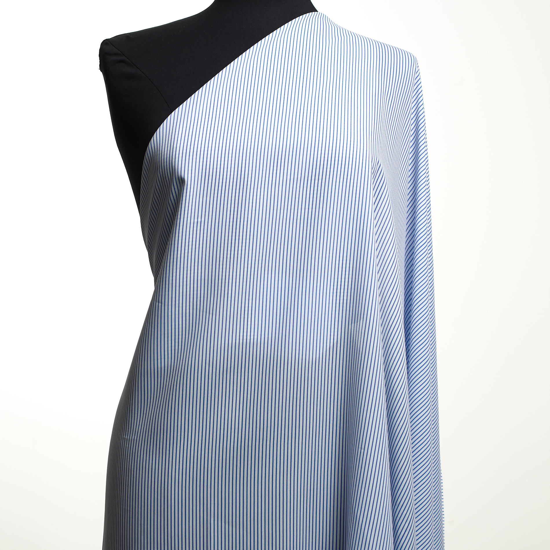 CRÊPE, STRIPES, BRILLIANT WHITE&SUPER SONIC (F000033399) - Mannequin