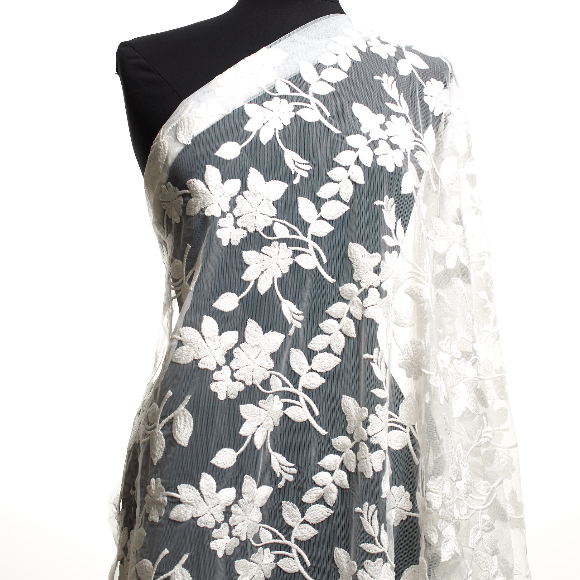 TULLE, EMBROIDERED, FLORAL, SNOW WHITE (B0000035) - Mannequin
