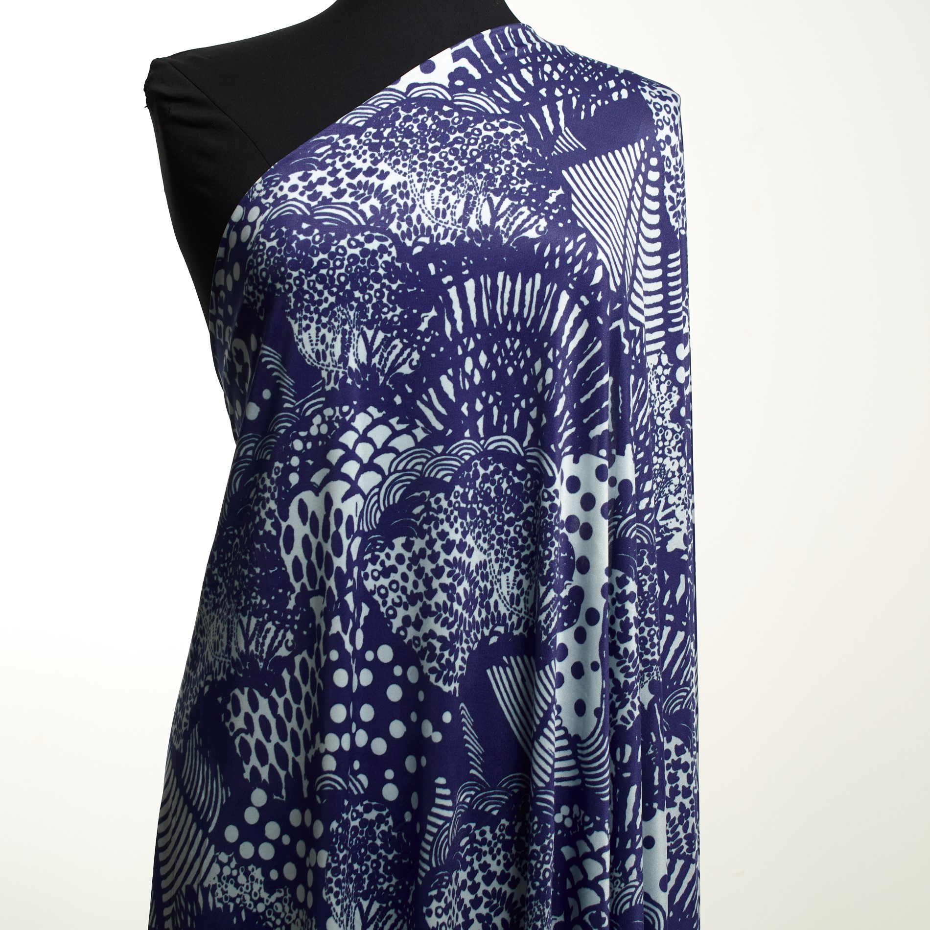 SINGLE JERSEY, PRINTED, DEEP ULTRAMARINE (F000031400) - Mannequin
