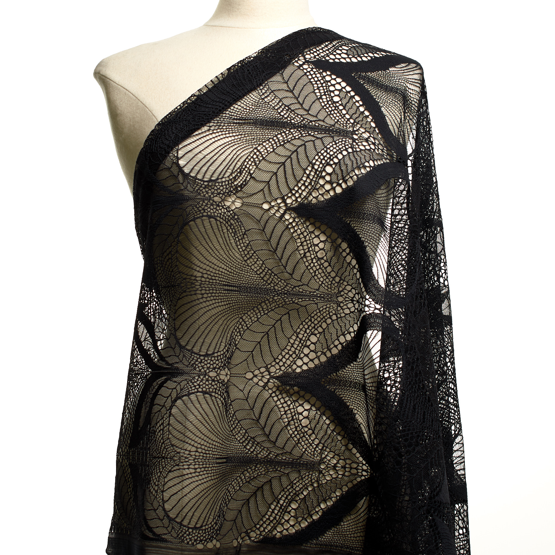 LACE, RAVEN BLACK (F000048607) - Mannequin
