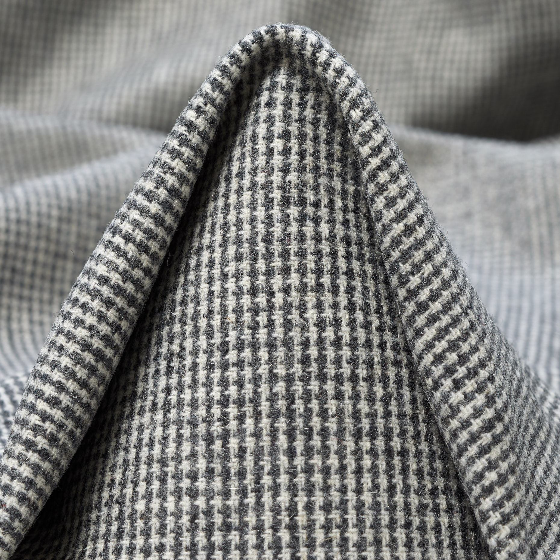 WOOL, MICRO DESIGN, VAPOROUS GRAY&GHOST GRAY