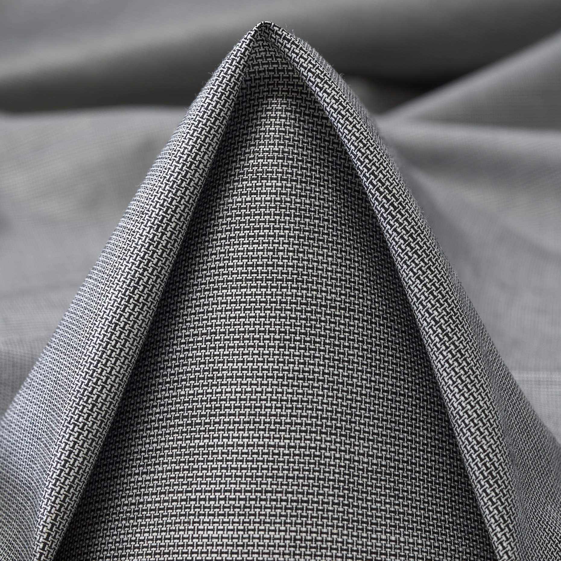 RAMIE, VISCOSE, MICRO DESIGN, VAPOROUS GRAY&RAVEN BLACK (F000031995)