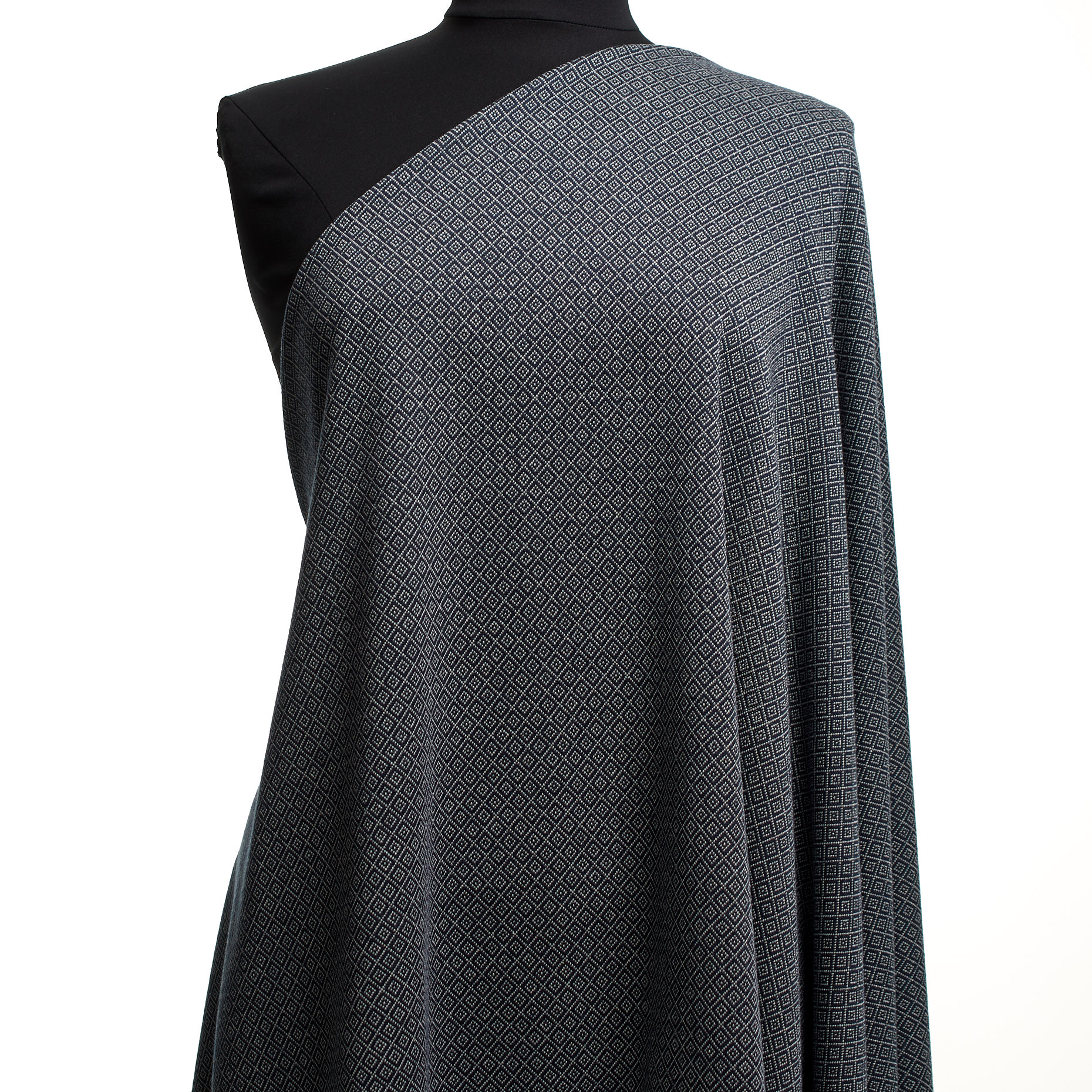 JERSEY, JACQUARD, COTTON BLEND, SNOW WHITE&BLACK IRIS (F000044968) - Mannequin