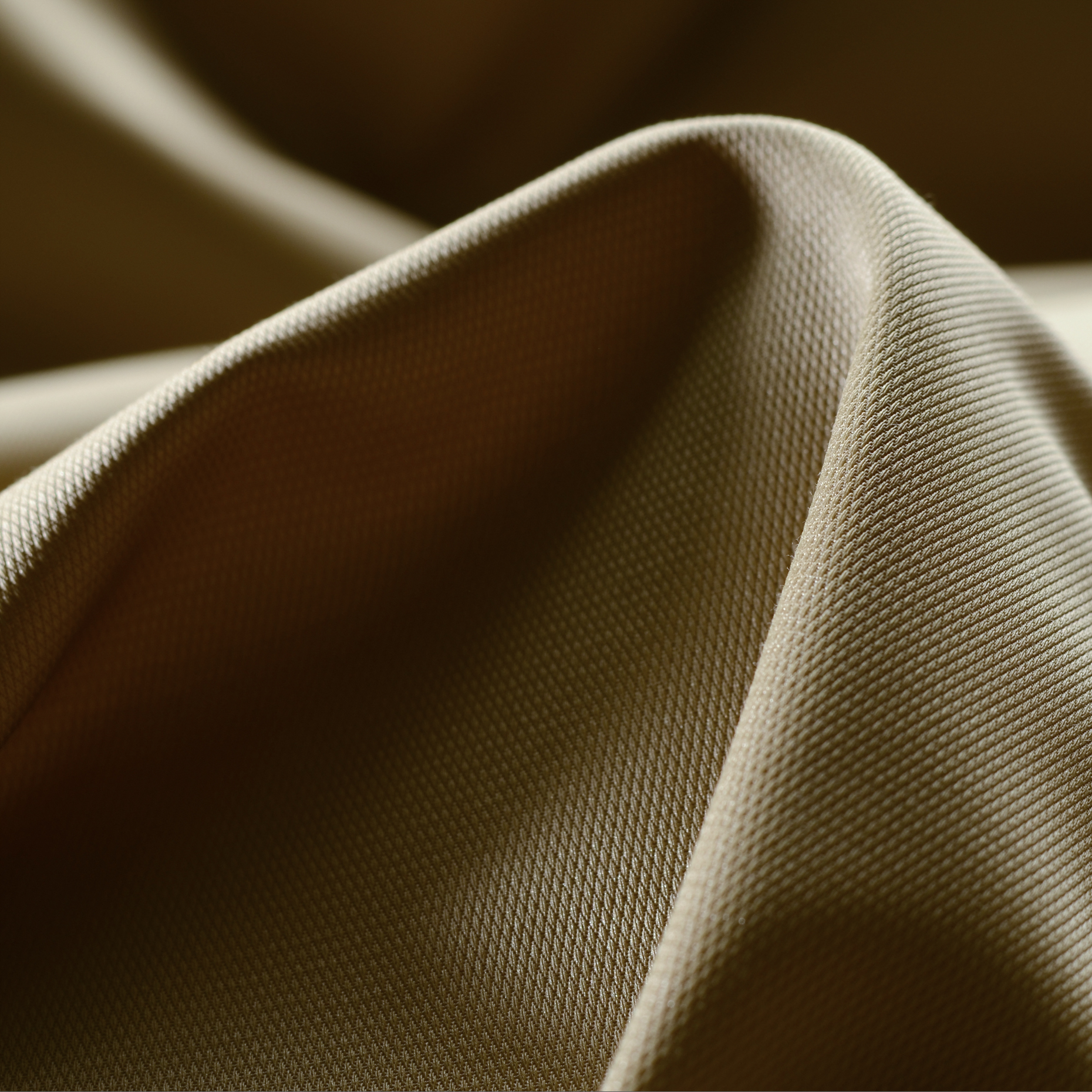 PIQUÉ, COTTON, SHIMMERING, ALMOND BUFF (F0001105)