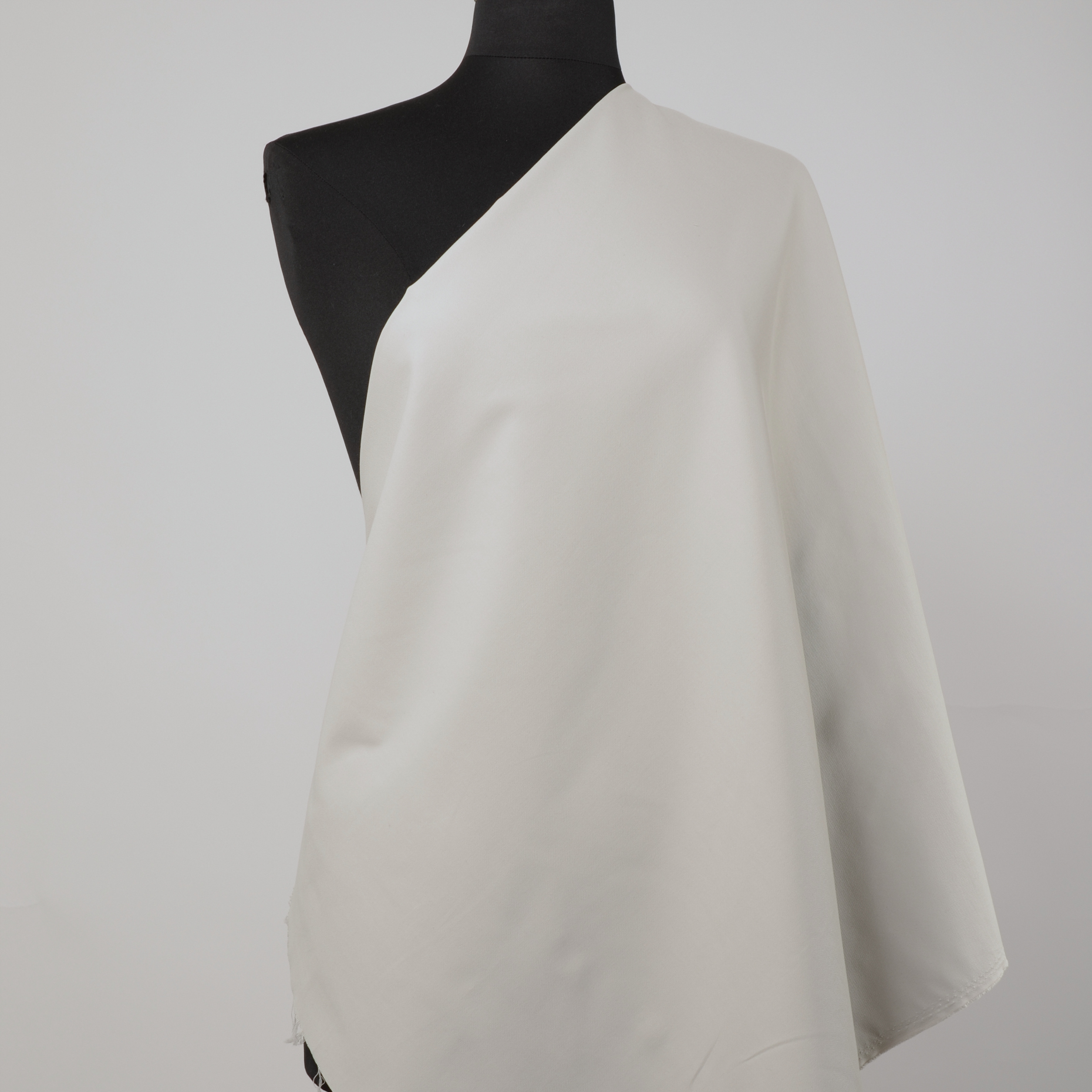 CANVAS, COTTON BLEND, FOG (F000020003) - Mannequin