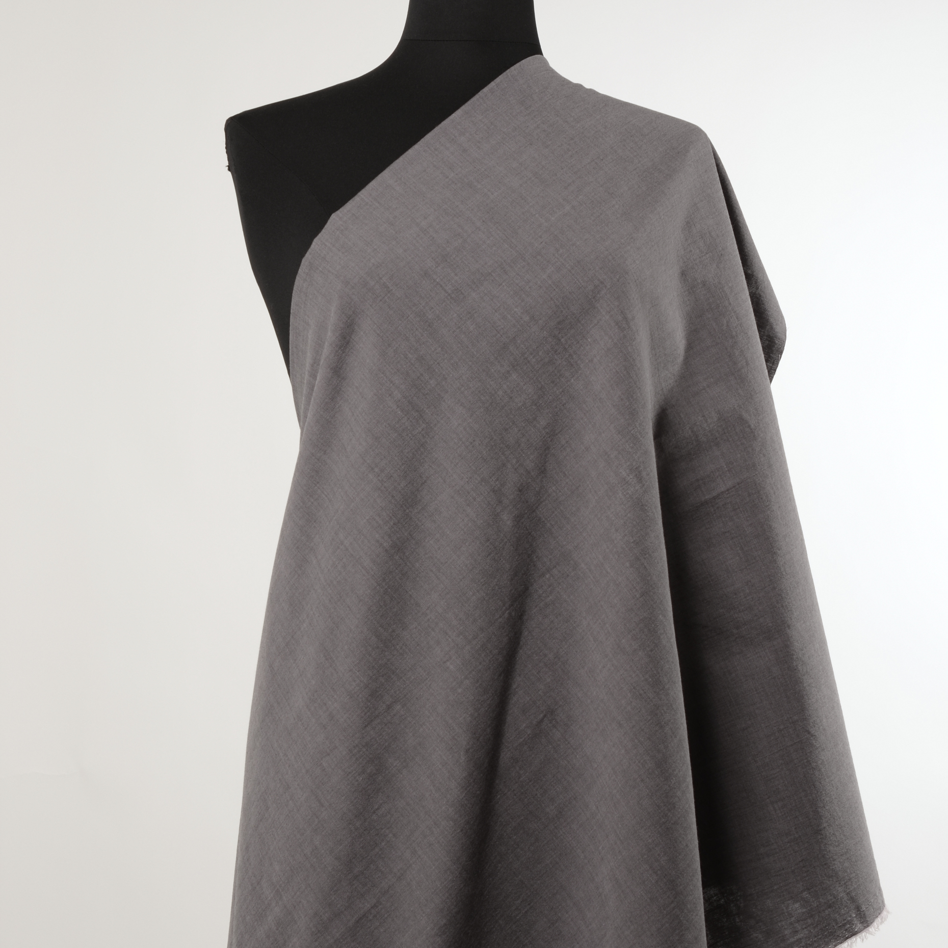 BATISTE, COTTON, LAVENDER GRAY (F000019248) - Mannequin