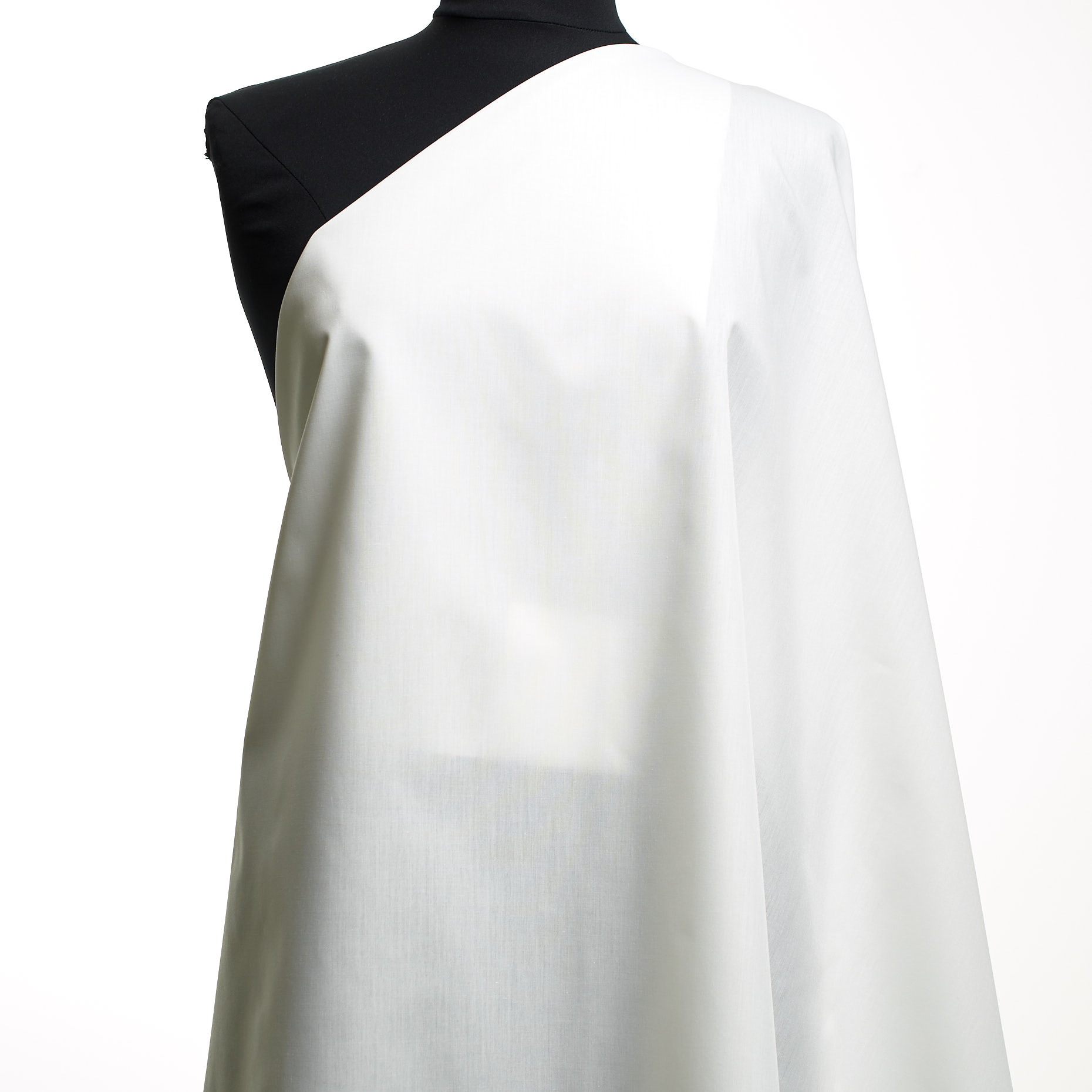 POPLIN, COTTON, BRILLIANT WHITE (F000046344) - Mannequin