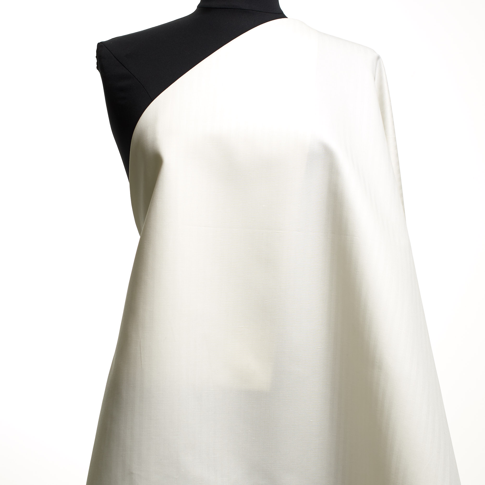 COTTON, LINEN BLEND, HERRINGBONE, VANILLA ICE (F000045033) - Mannequin