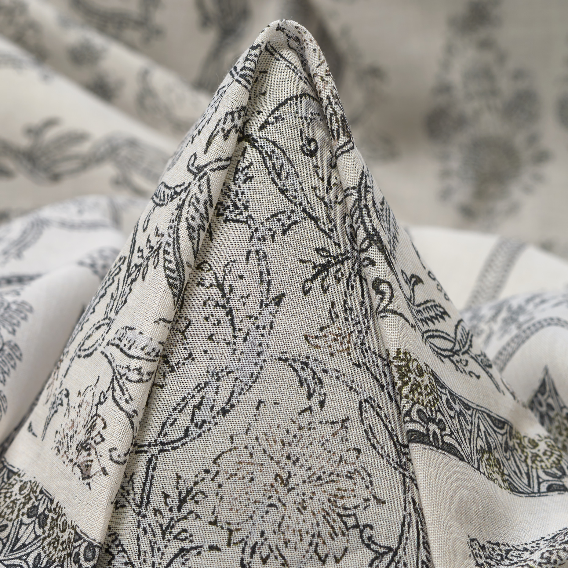 BATISTE, COTTON, PRINTED, VAPOROUS GRAY&RAVEN BLACK (F000049262)