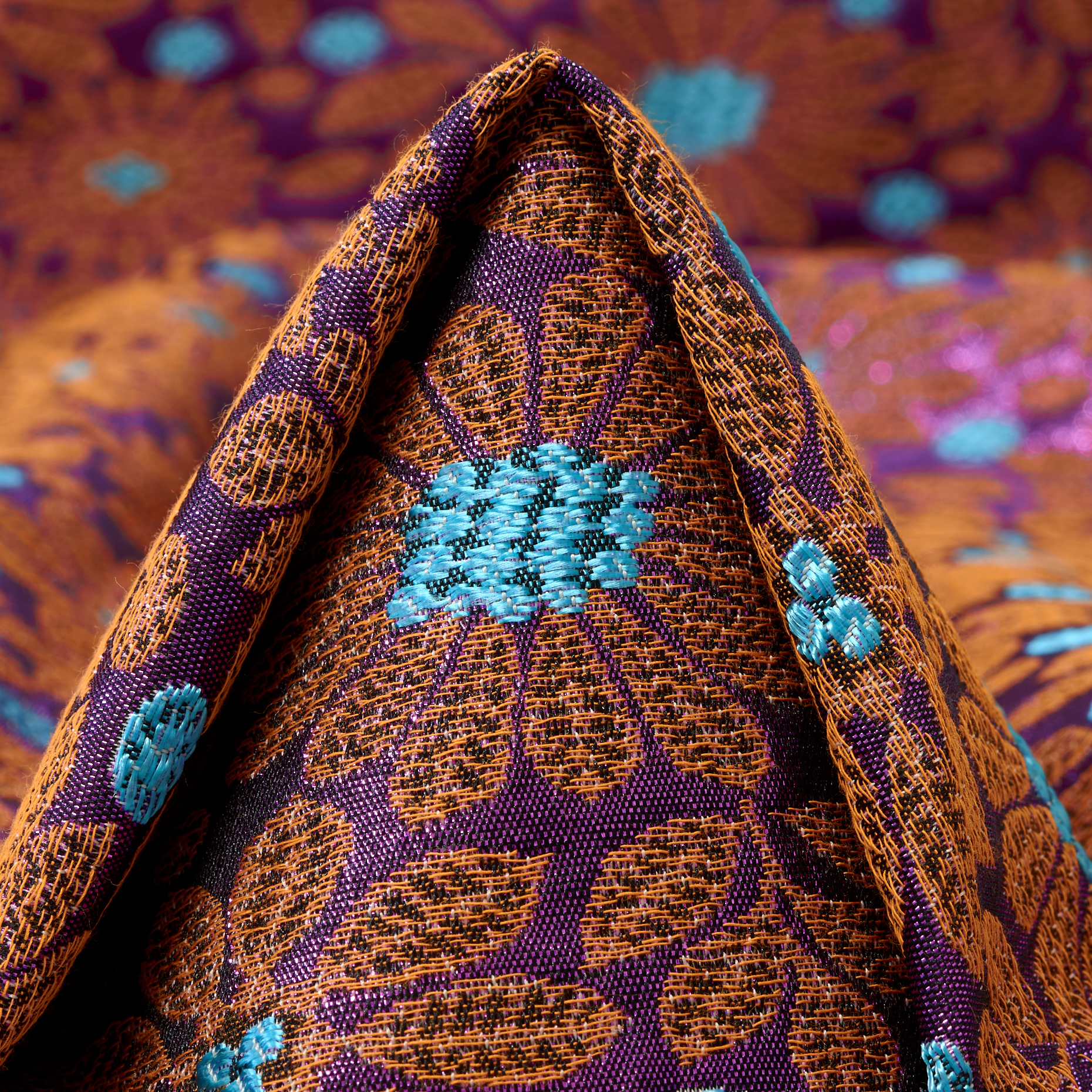 JACQUARD, LUREX, FLORAL, CRYSTAL SEAS&PUMPKIN SPICE (P000003600)