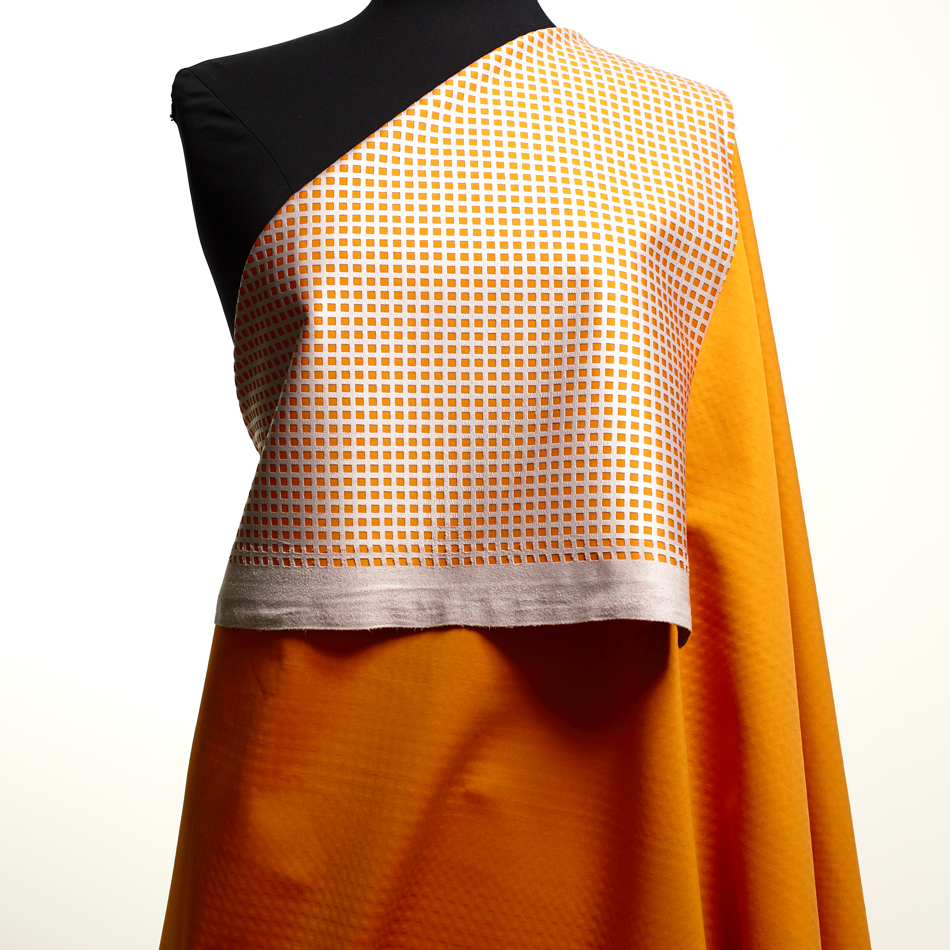 Viscosa, Recubierto, Orange Ochre (F000032215) - Maniquí