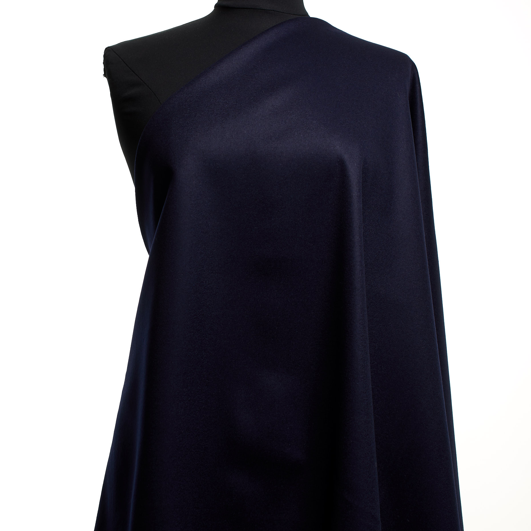 Drap, Virgin Wool, Cashmere Blend, Black Iris (T0000609) - Mannequin