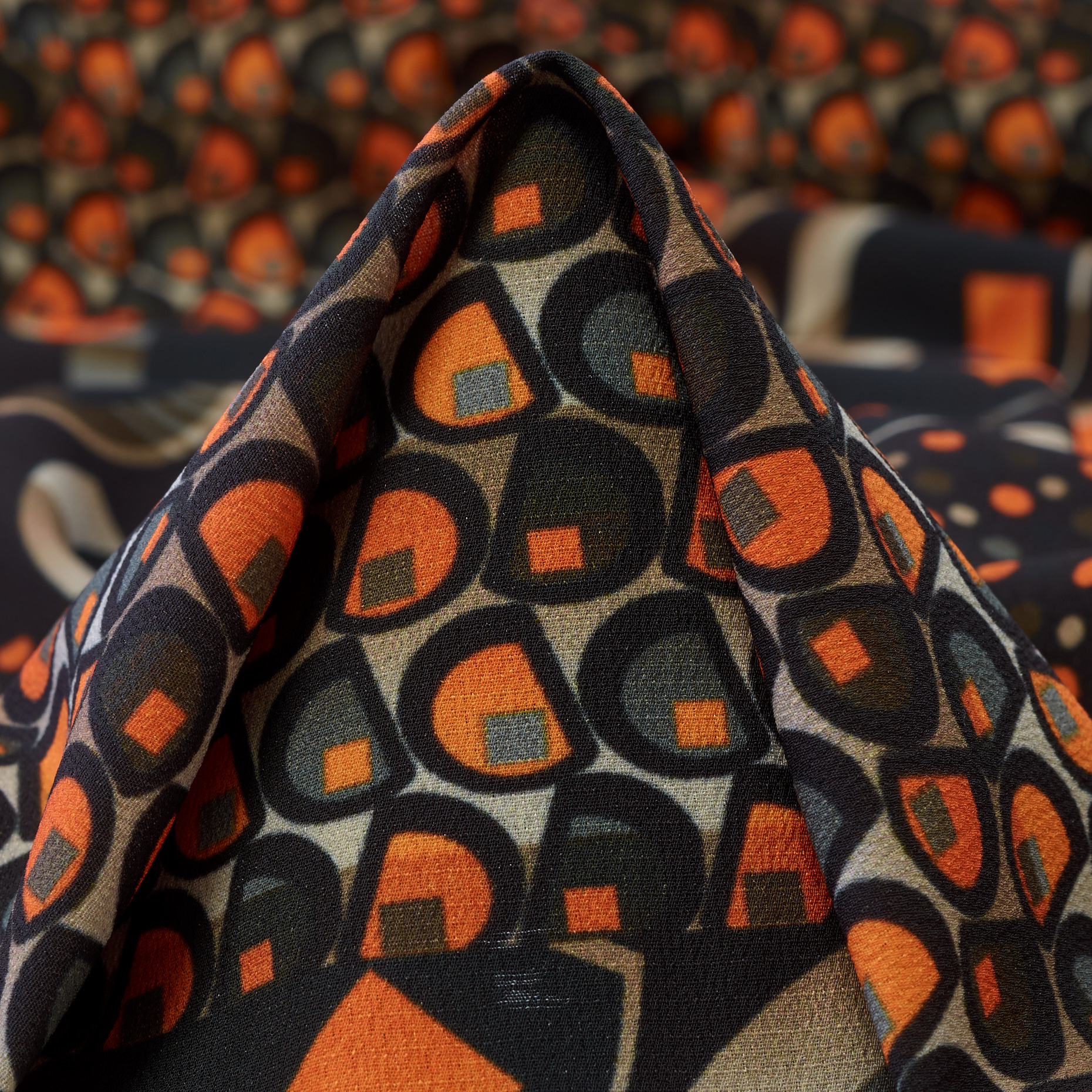 CRÊPE DE CHINE, PRINTED, BARELY BLUE (F000031273)