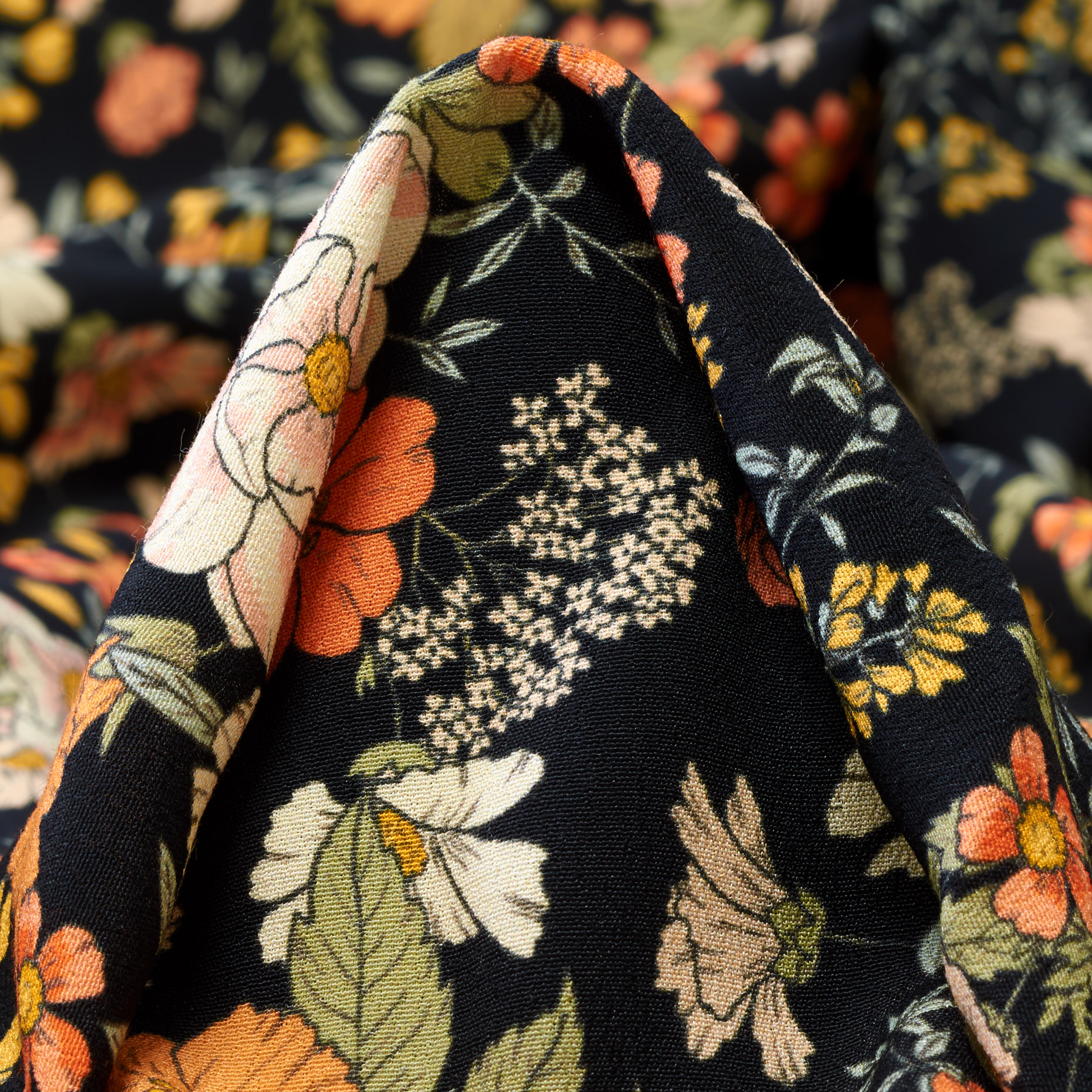 CRÊPE, VISCOSE, PRINTED, ORANGE JAM&RAVEN BLACK