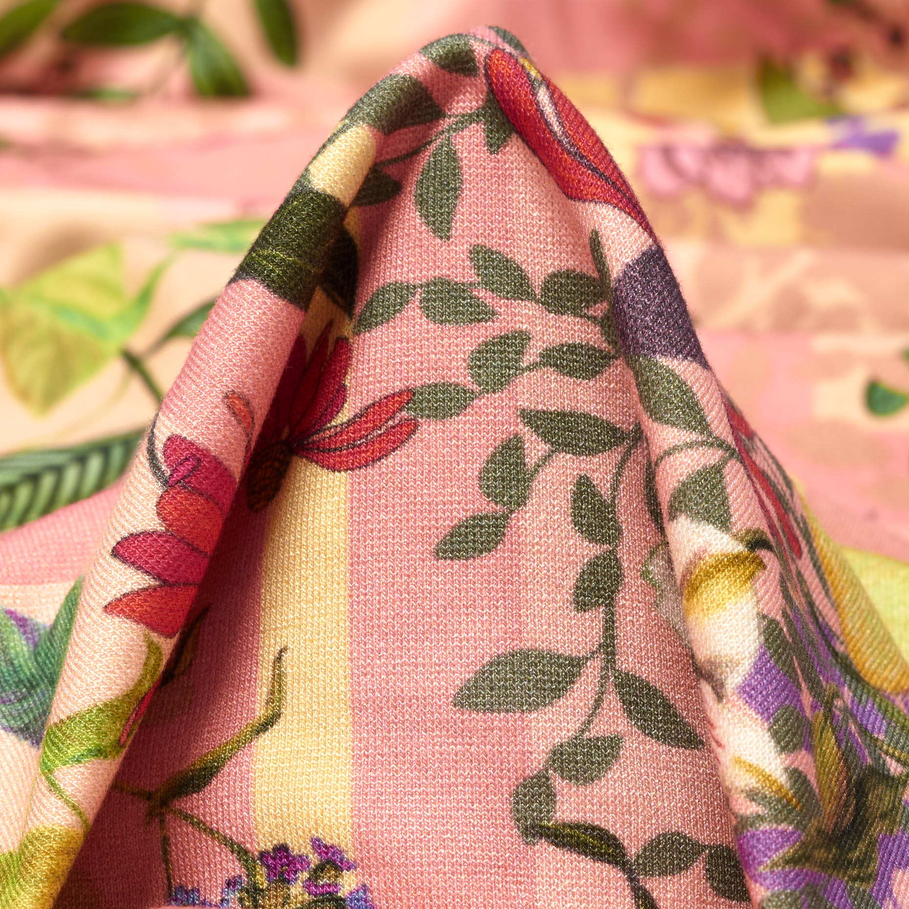 JERSEY, VISCOSE, FLORAL, MULTICOLOR (F000037968)