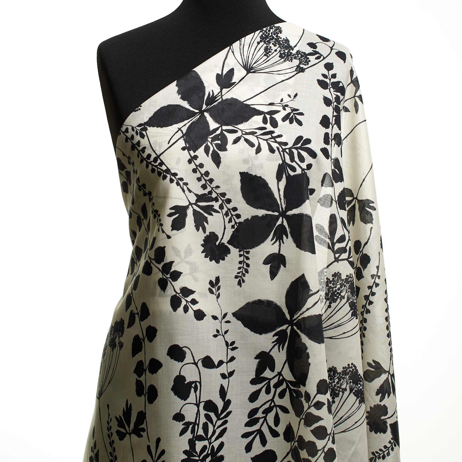 BATISTE, COTTON, FLORAL, LUCENT WHITE&JET BLACK (F000049532) - Mannequin