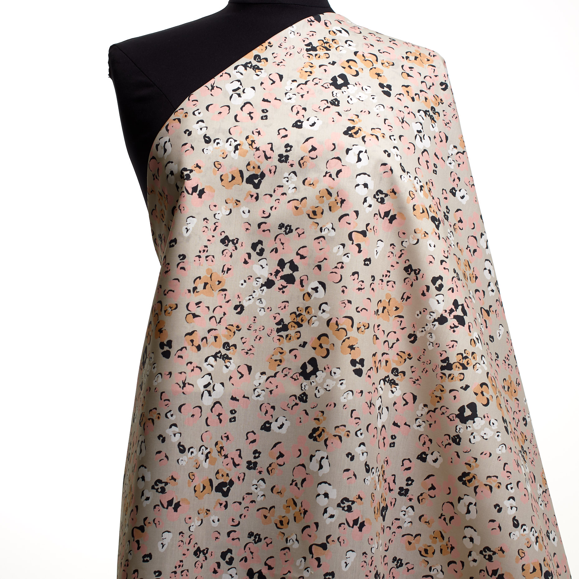 POPLIN, COTTON BLEND, PRINTED, CLOUD&APRICOT (F000042993) - Mannequin