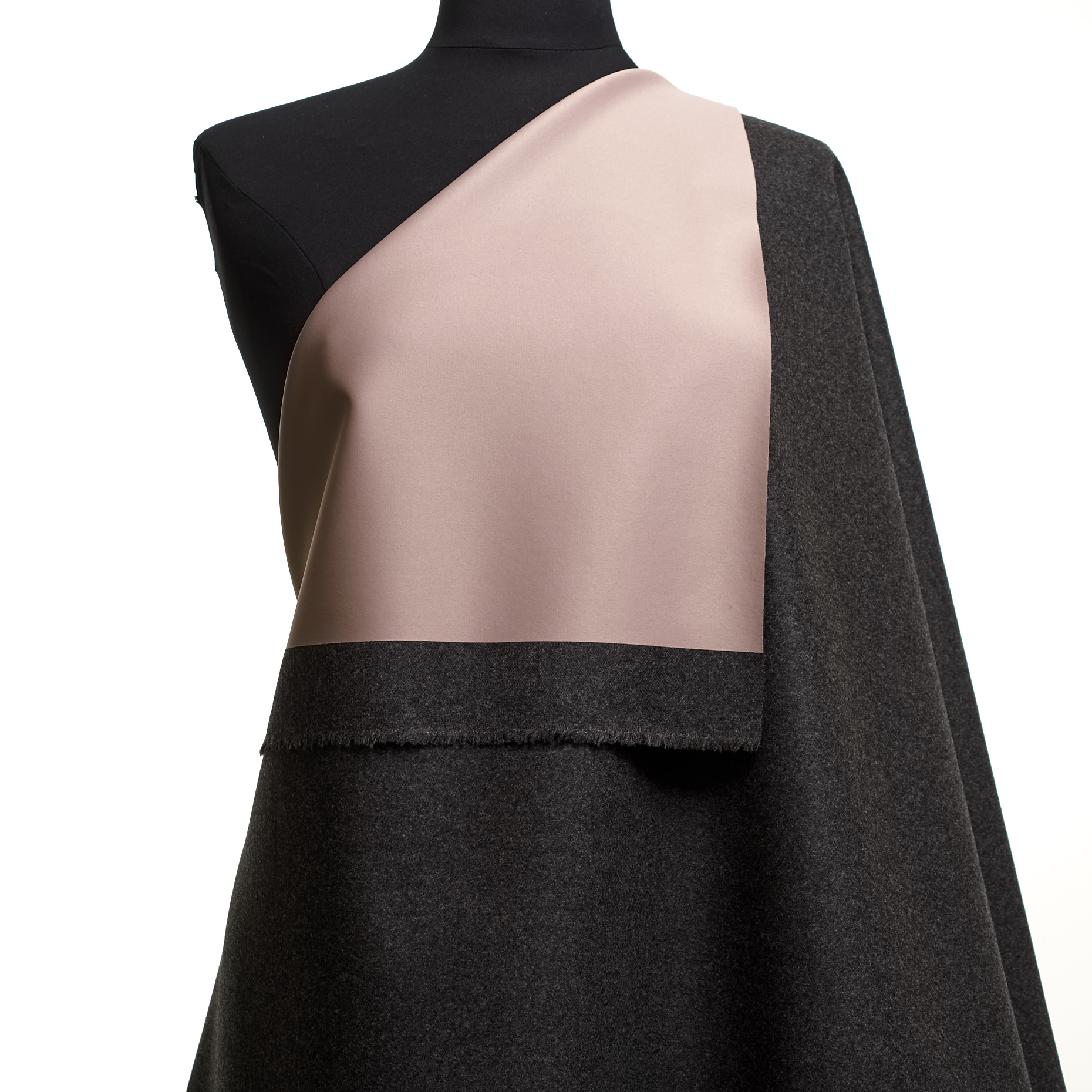 DOUBLE, WOOL, BONDED, BLACKENED PEARL&ROSE QUARTZ (F000027002) - Mannequin