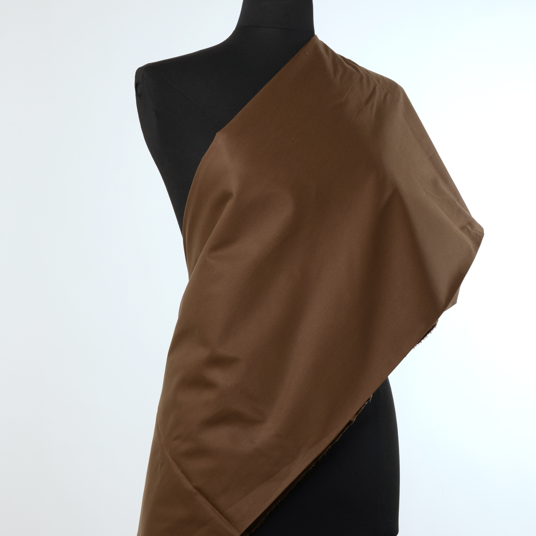 GABARDINE, COTTON, TOFFEE (F000009534) - Mannequin