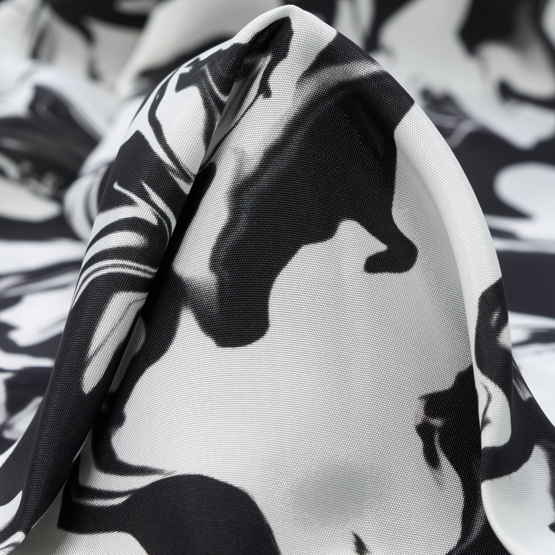 Viscosa, Estampado, Raven Black&Snow White