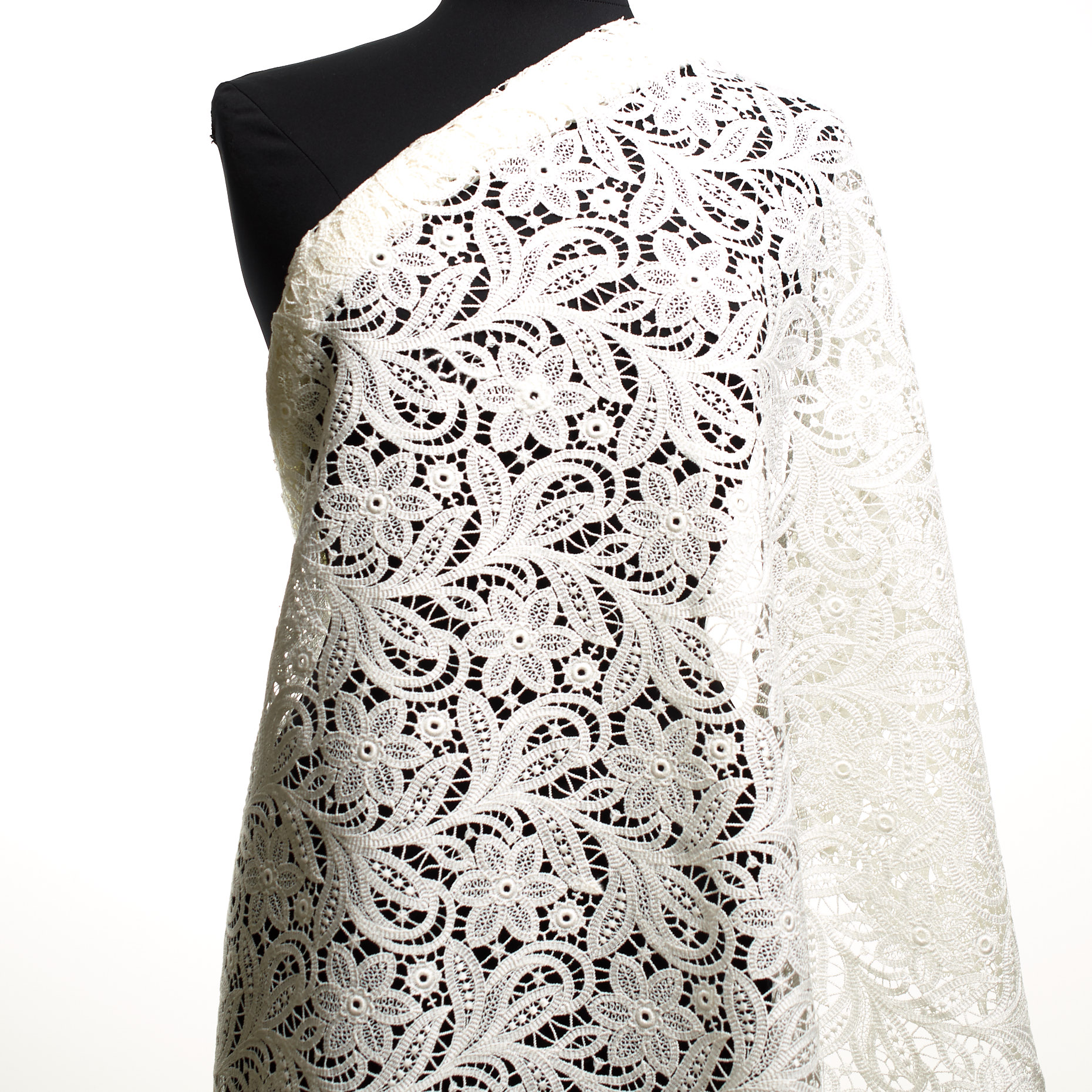 LACE, COTTON, FLORAL, SNOW WHITE (B0000033) - Mannequin