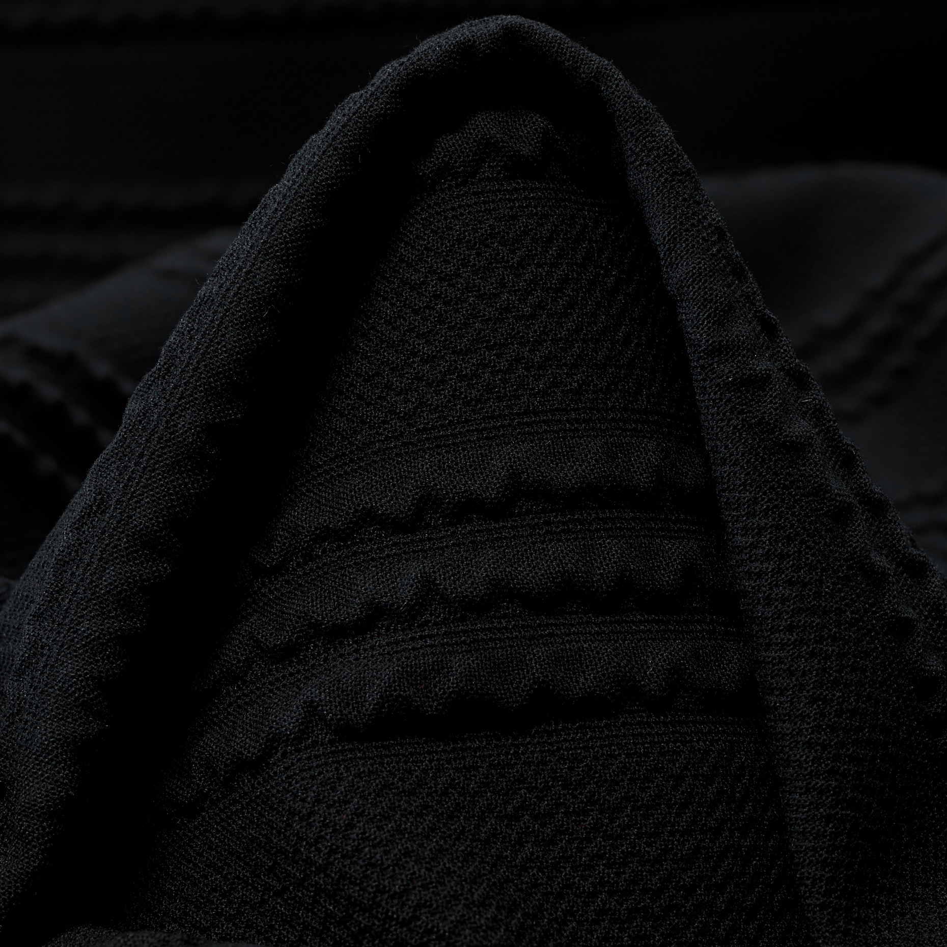 Żakard, Mieszanka wiskozy, Ton w ton, Raven Black