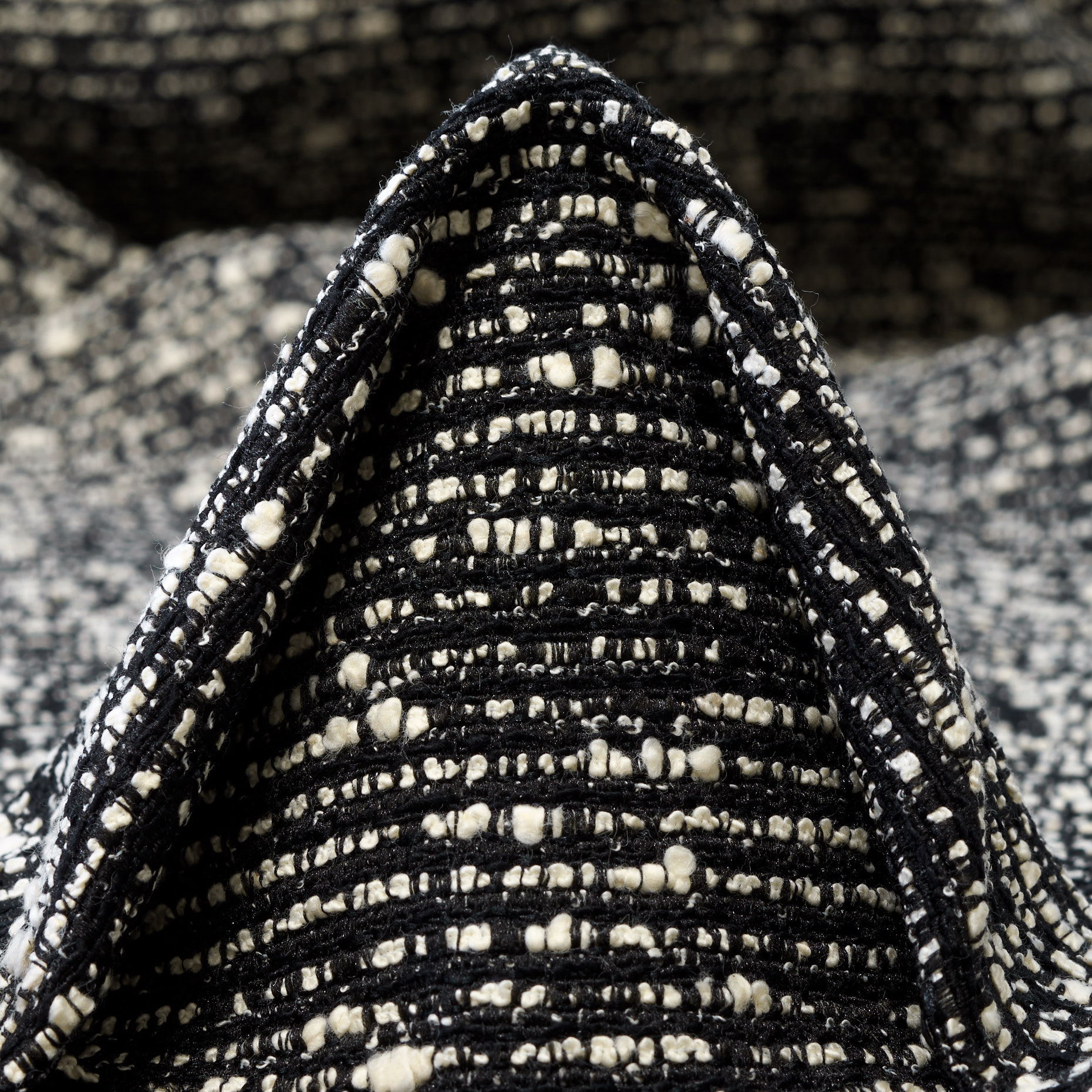 CHANEL, BOUCLÉ, COTTON BLEND, RAVEN BLACK&BRILLIANT WHITE (F000045743)