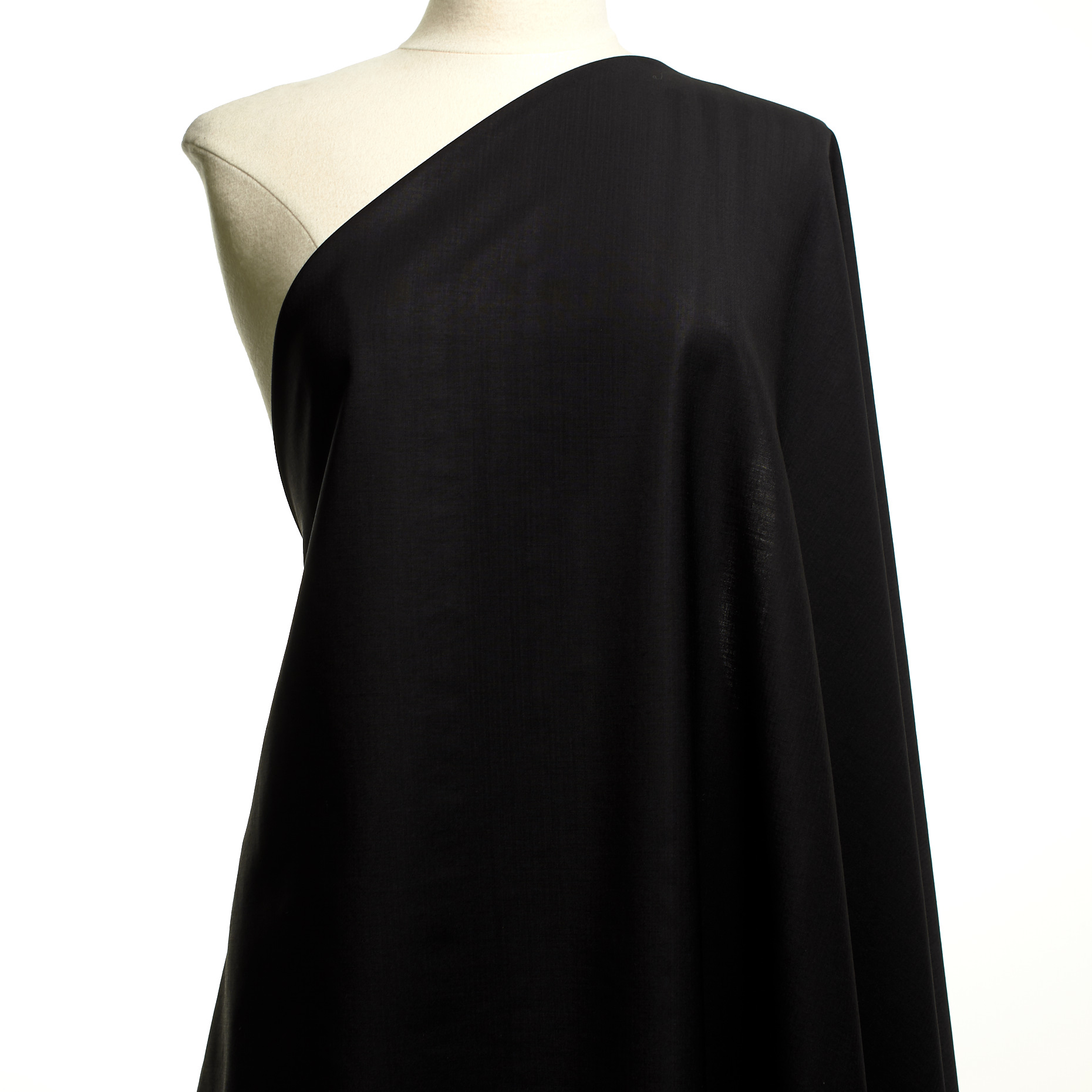 COOL WOOL, VIRGIN WOOL, RAVEN BLACK (T0000722) - Mannequin
