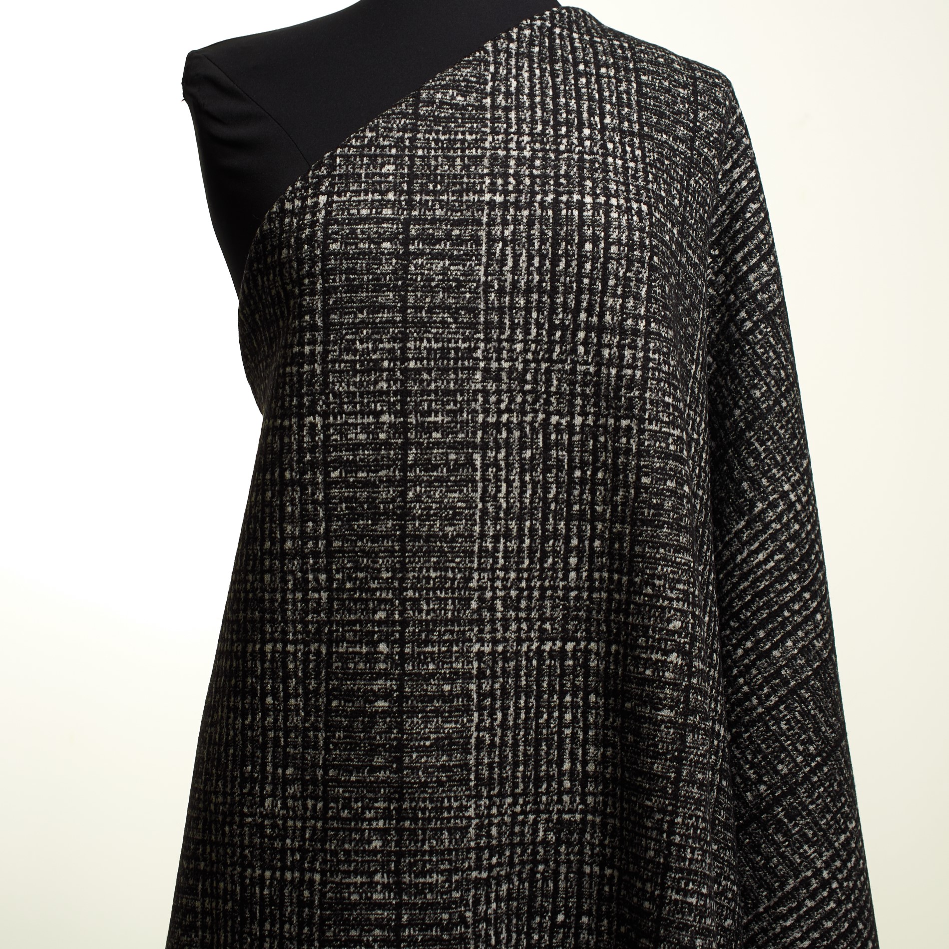 Jersey, Wool, Príncipe de Gales, Black&Snow White (F000033063) - Maniquí