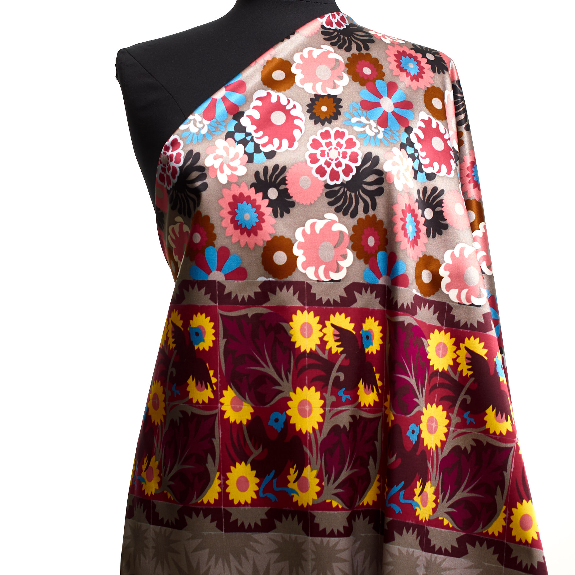 SATIN, VISCOSE, FLORAL, FUCHSIA RED&YELLOW BALLOON (F000033247) - Mannequin