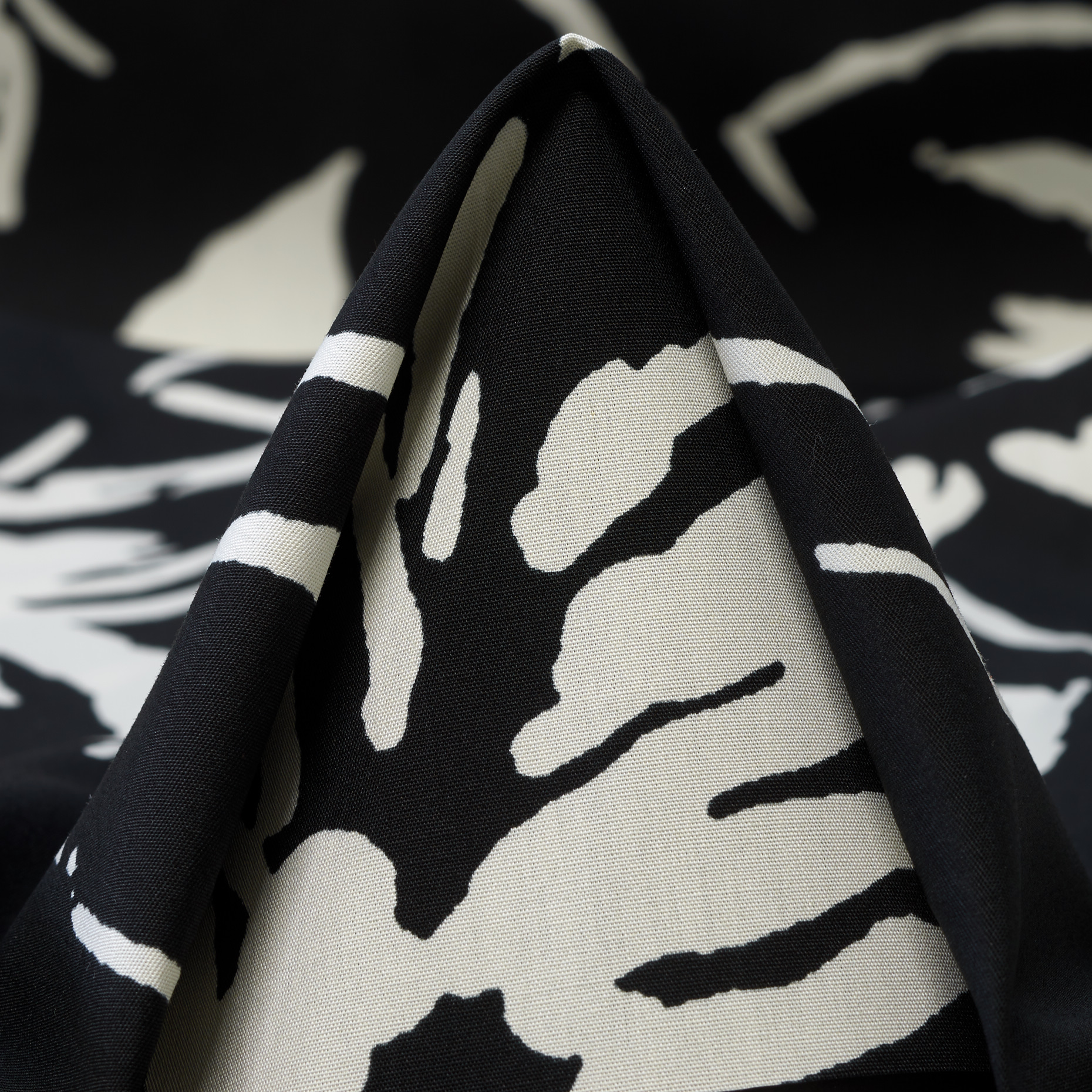 POPLIN, COTTON, PRINTED, LUCENT WHITE&RAVEN BLACK (F000049394)