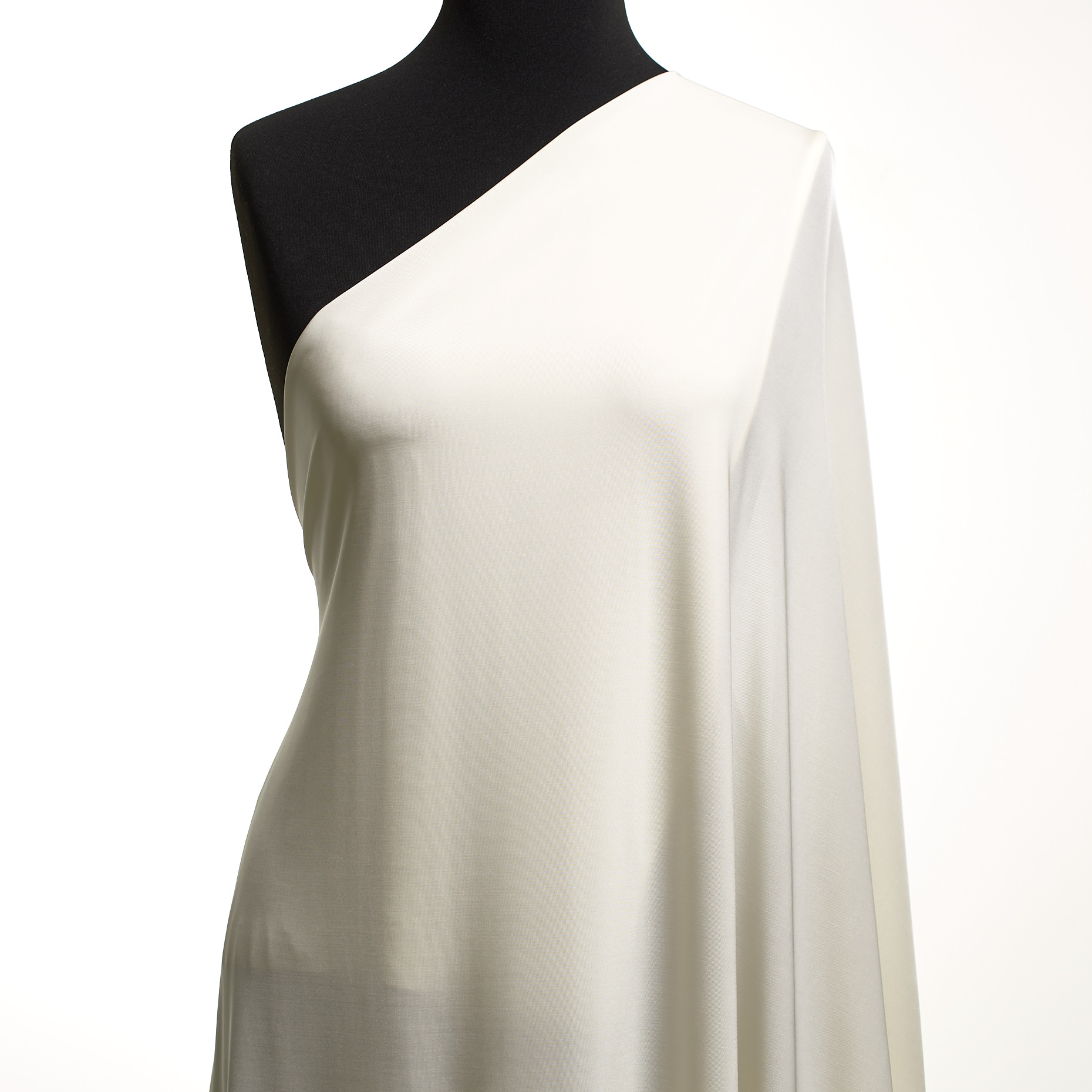 SINGLE JERSEY, IVORY (F0001627) - Mannequin