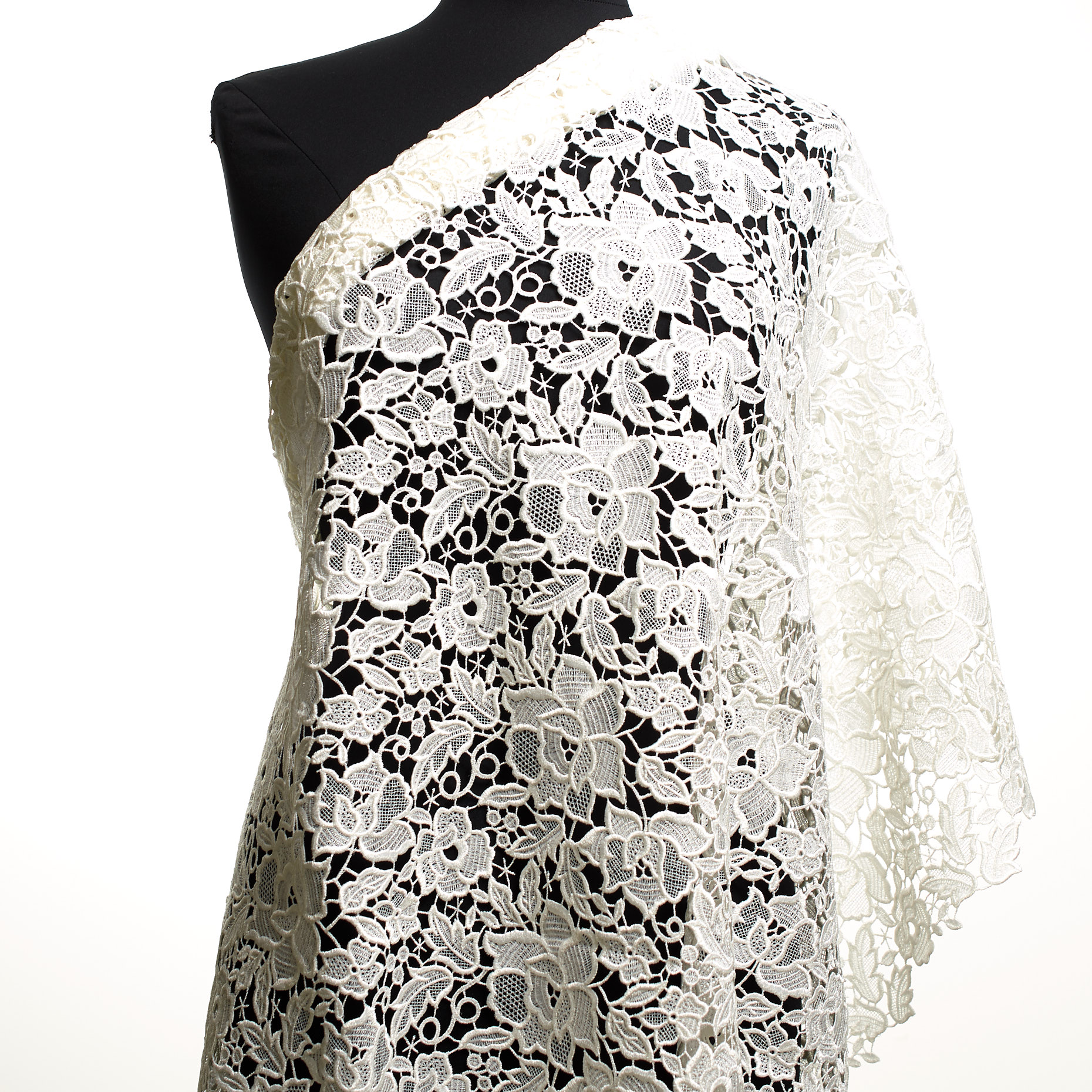 LACE, VISCOSE, FLORAL, SNOW WHITE (B0000029) - Mannequin