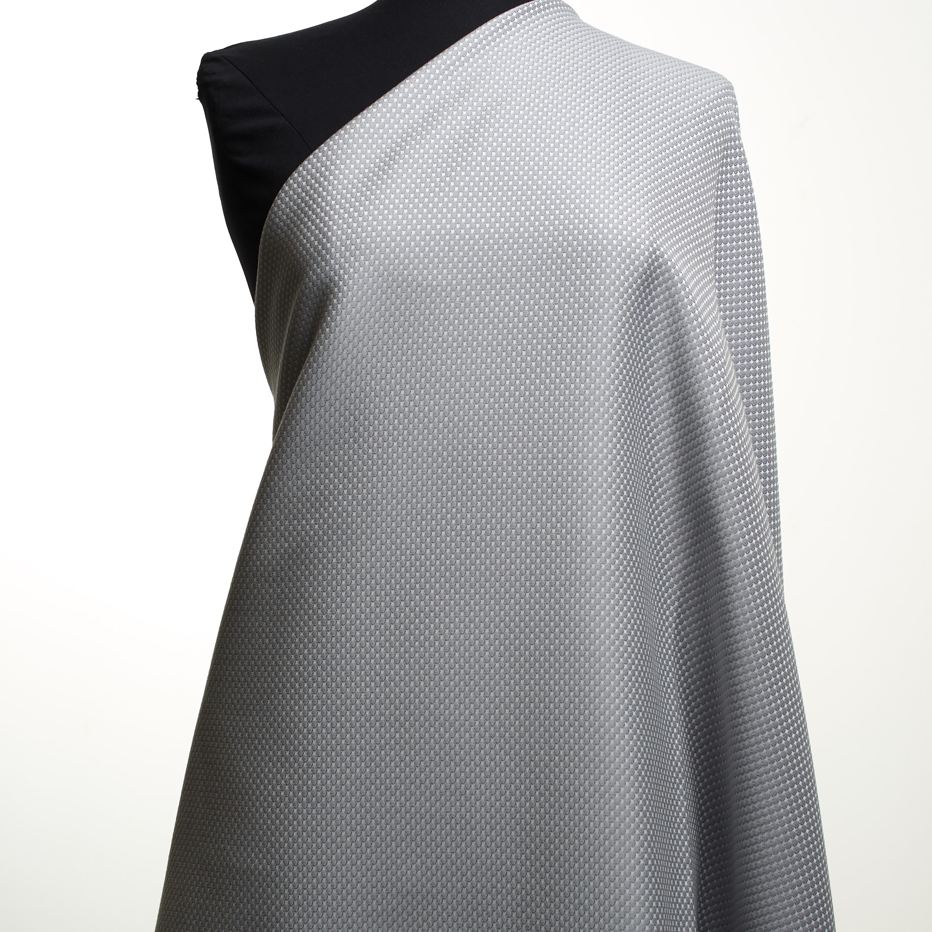 JACQUARD, COTTON, DOTS, IVORY&SILVER (F000032460) - Mannequin