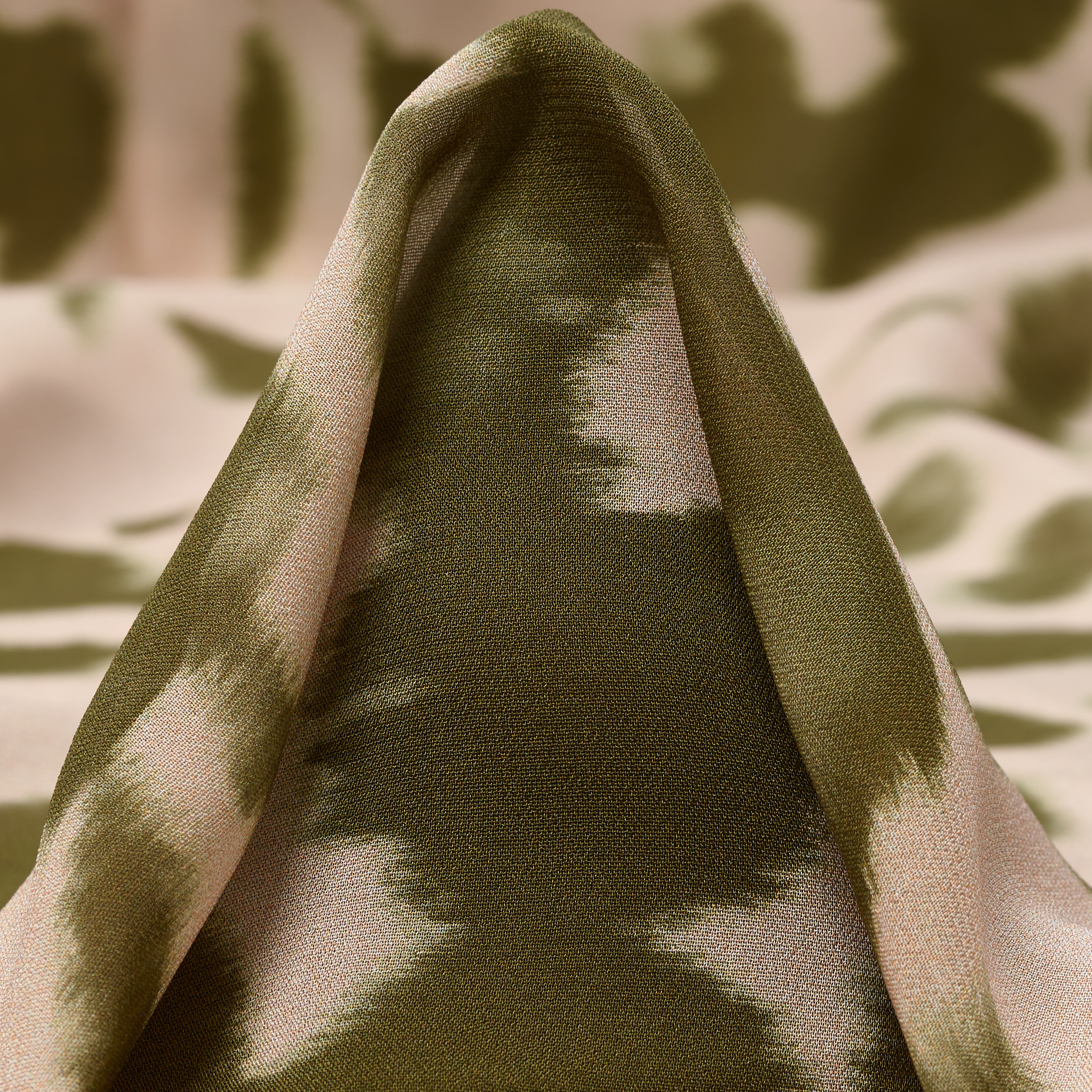 CHIFFON, VISCOSE, FLORAL, ROSEWATER&OIL GREEN (F000049507)